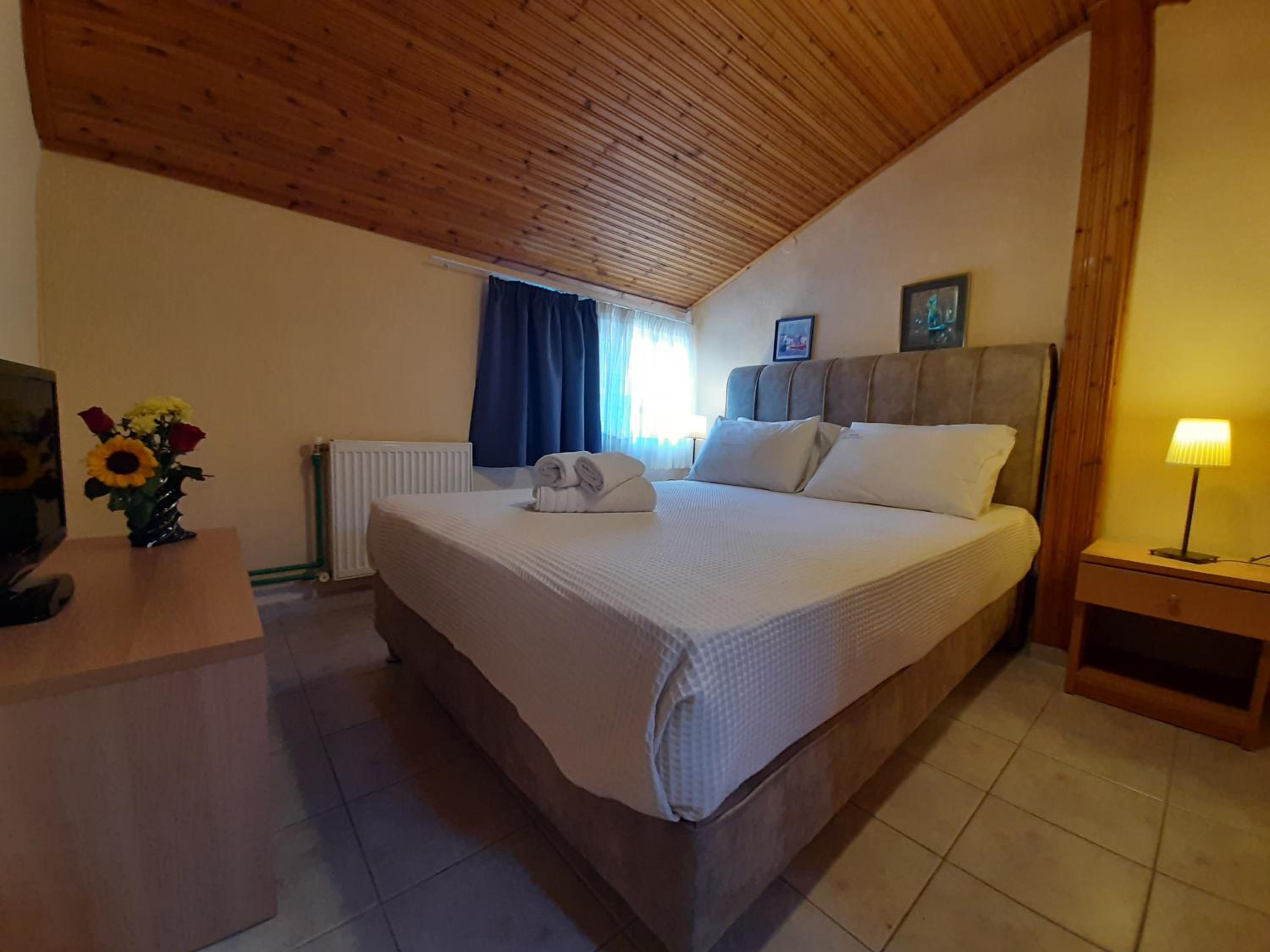 Two-Bedroom Apartment (4-6 Adults)