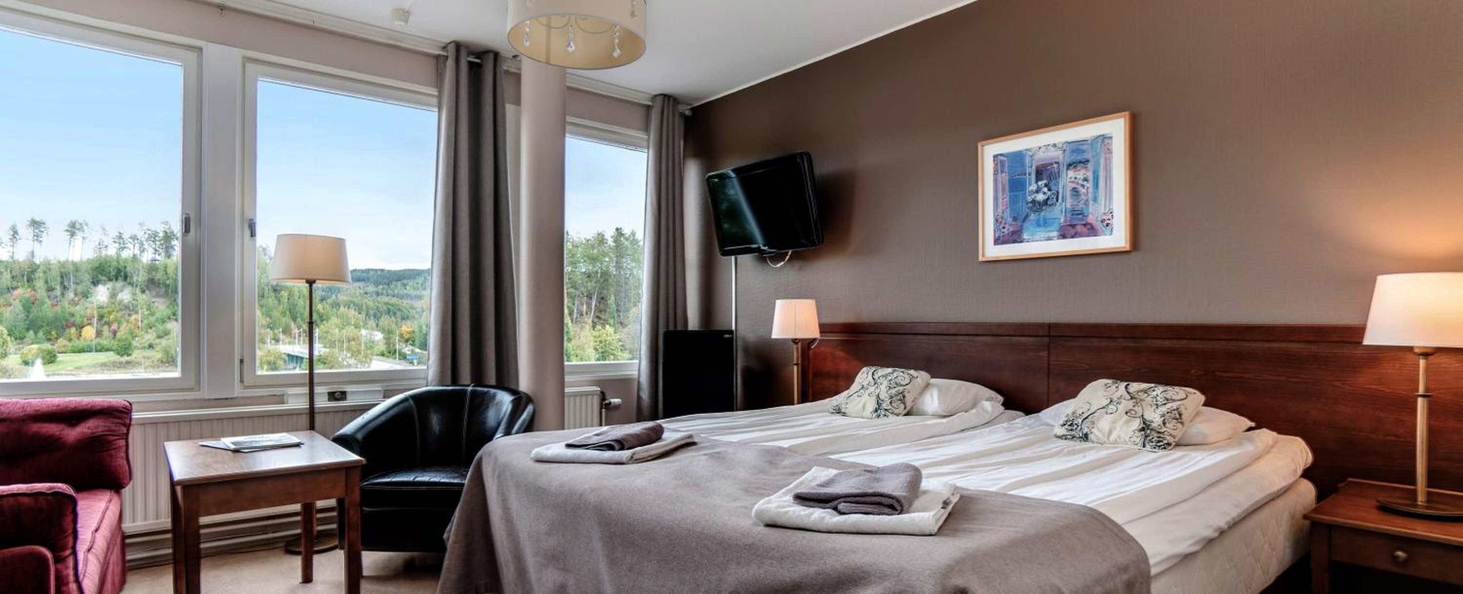 Double or Twin Room with Sofa Bed photo 2