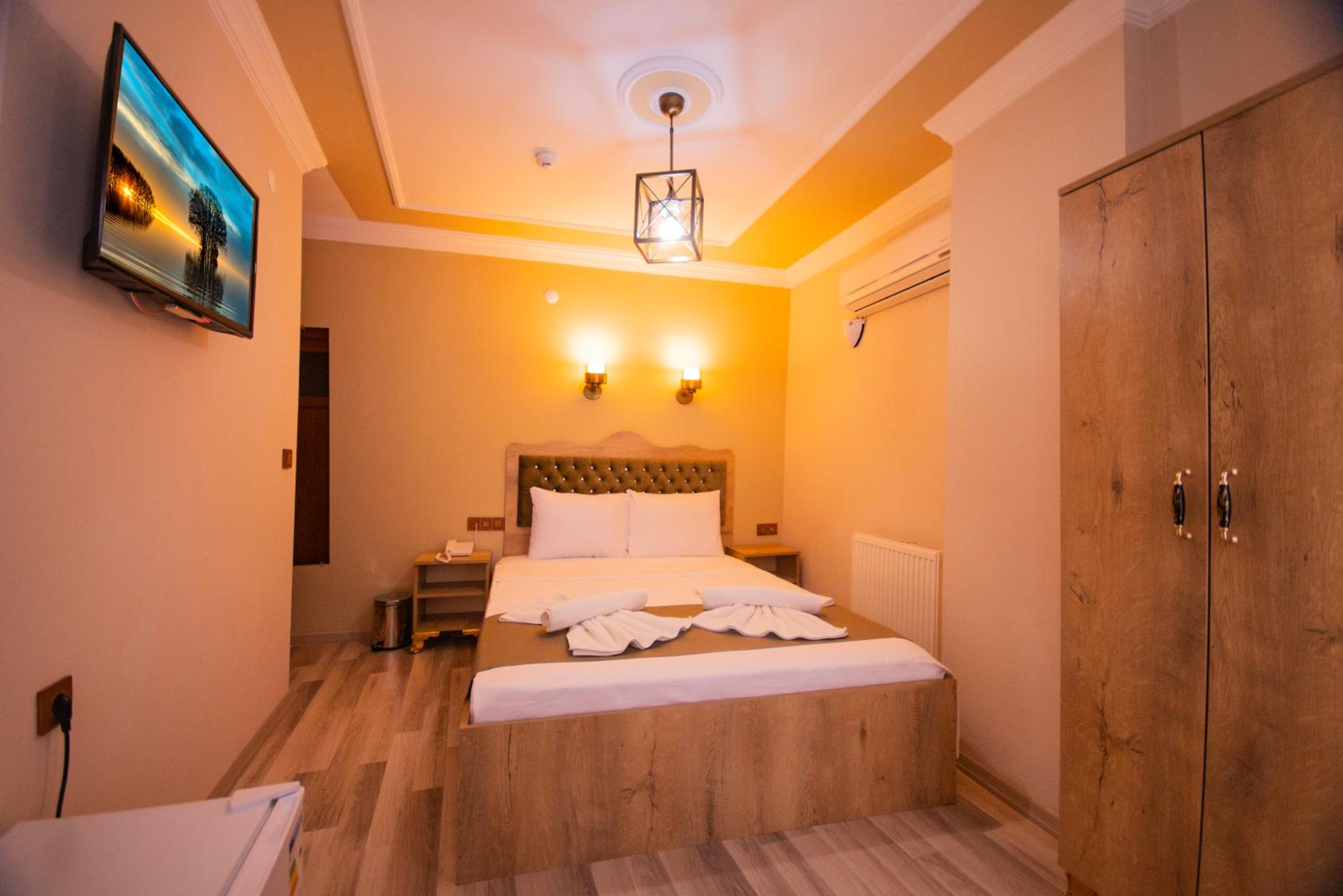 Standard Double or Twin Room photo 1