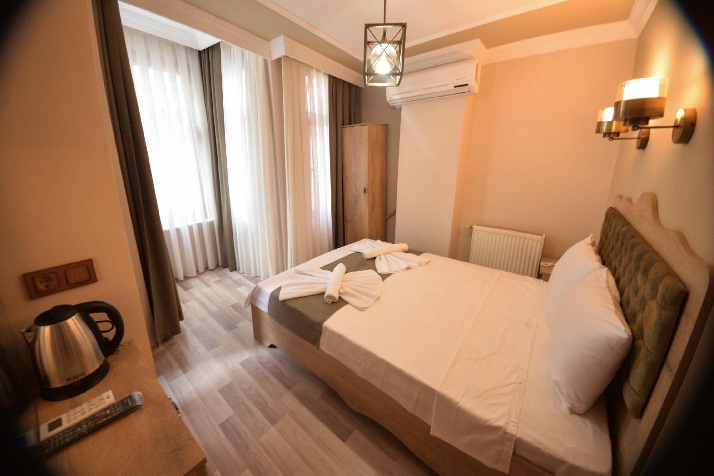 Economy Double Room photo 2