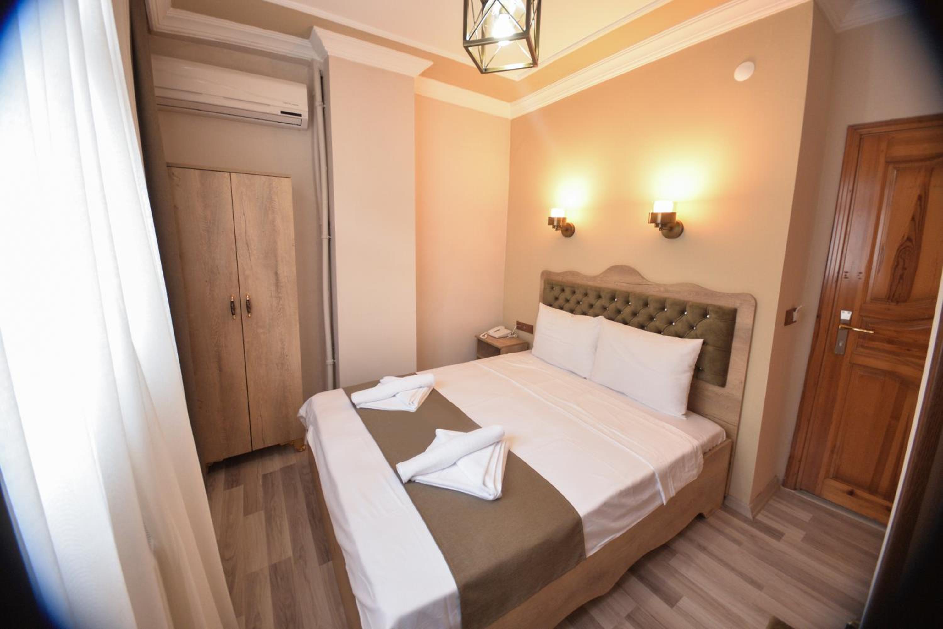 Economy Double Room photo 3