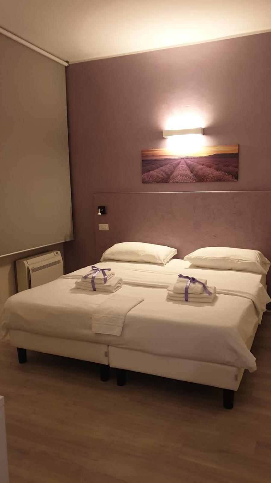Standard Double Room with Shared Bathroom