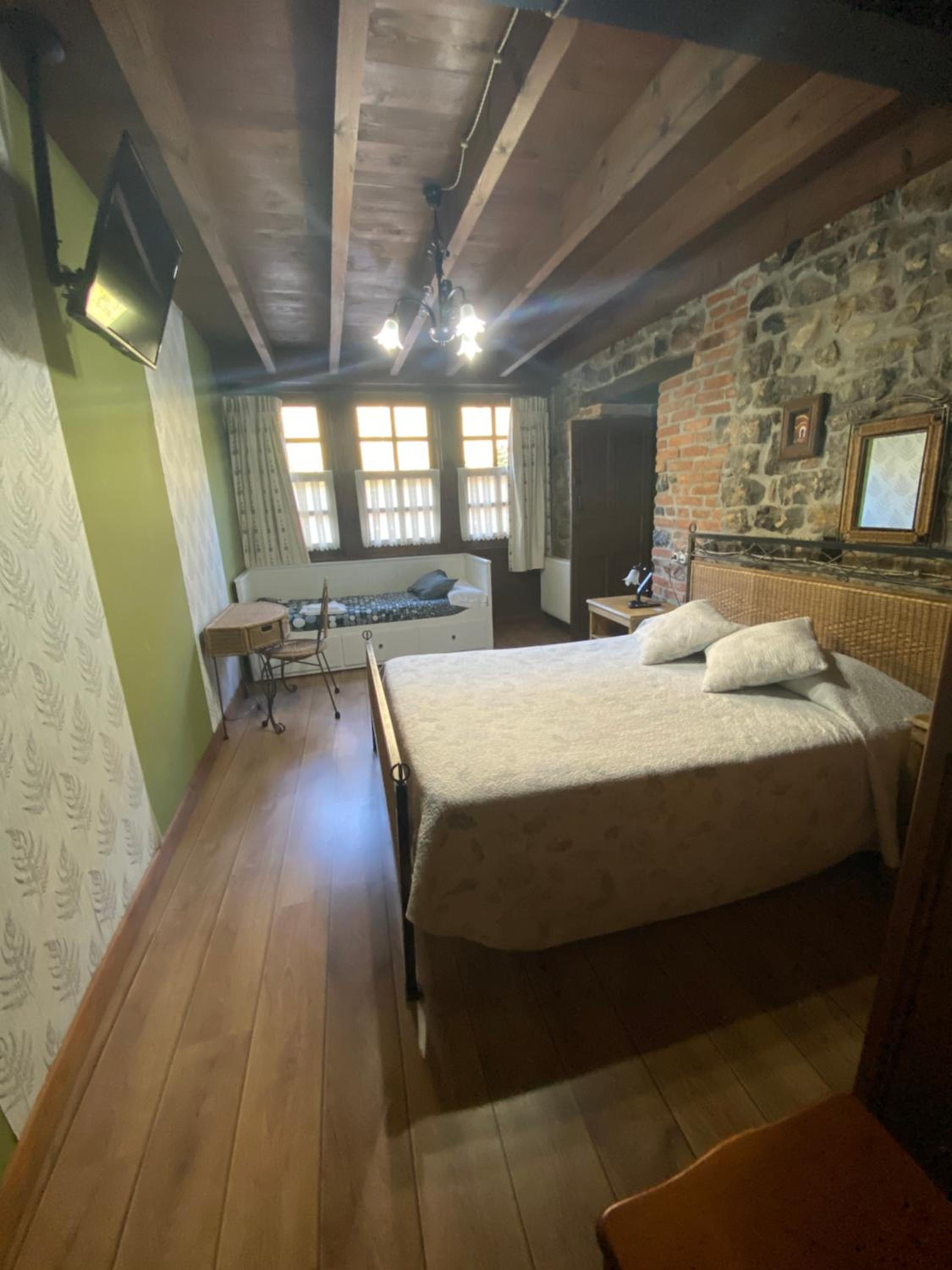 Standard Double Room with Sofa Bed - Photo 1