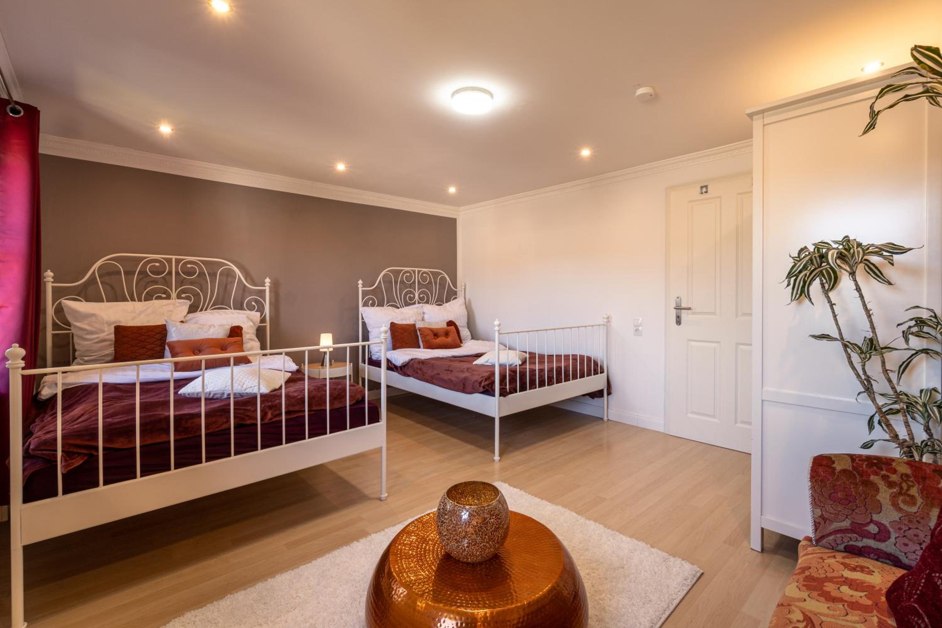 One-Bedroom Apartment - Photo 14
