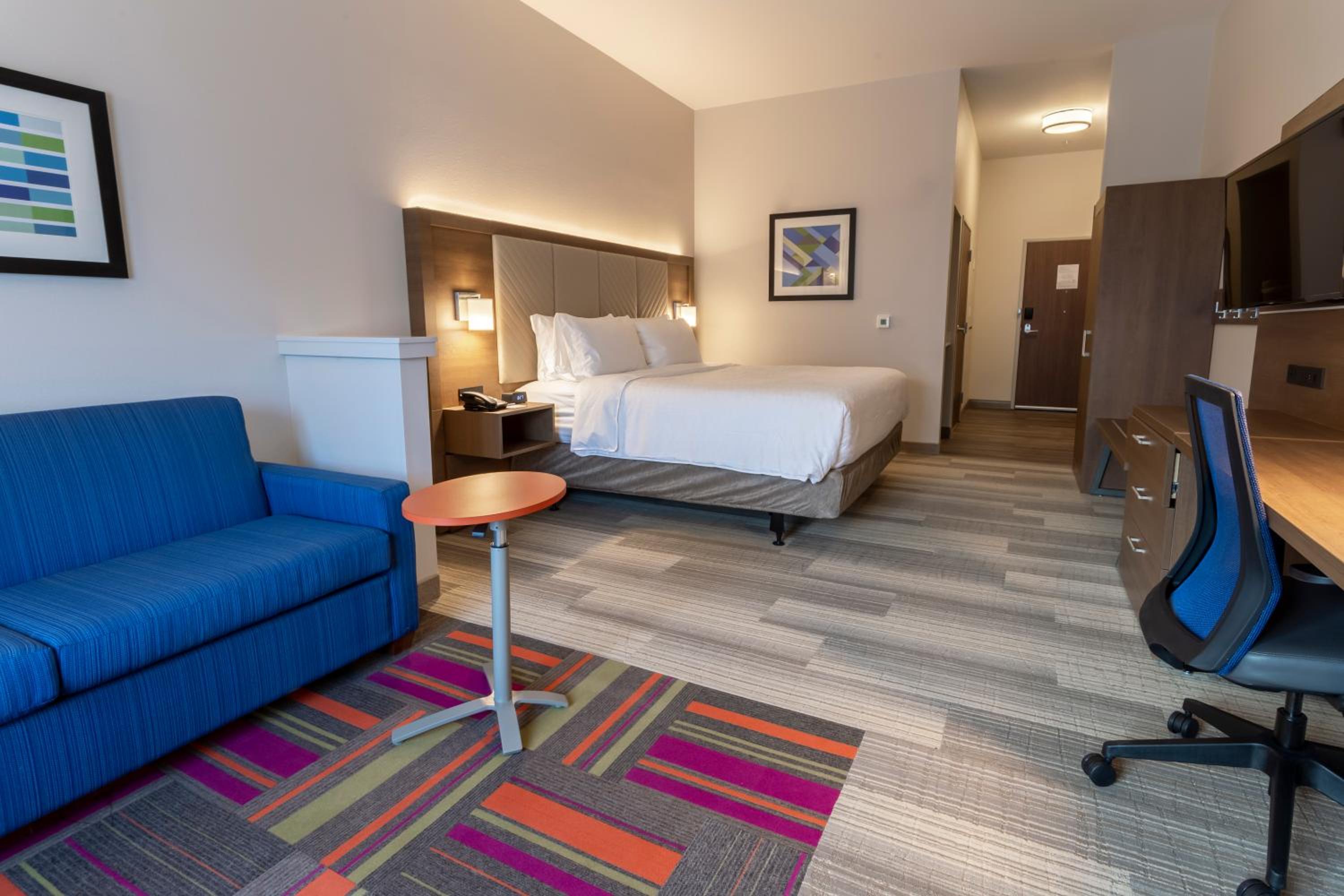 King Suite - Non-Smoking - Photo 1