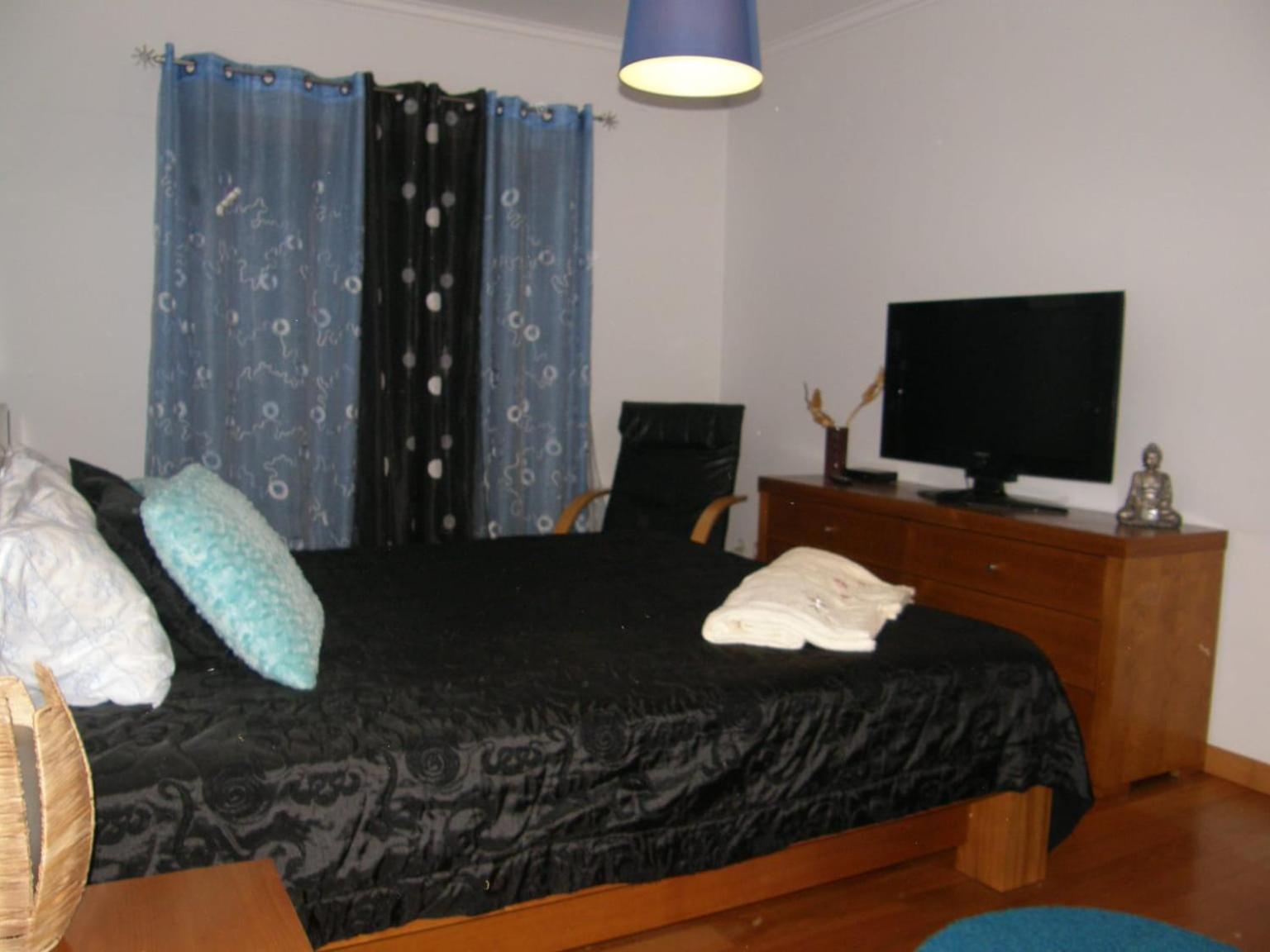 Three-Bedroom House photo 2