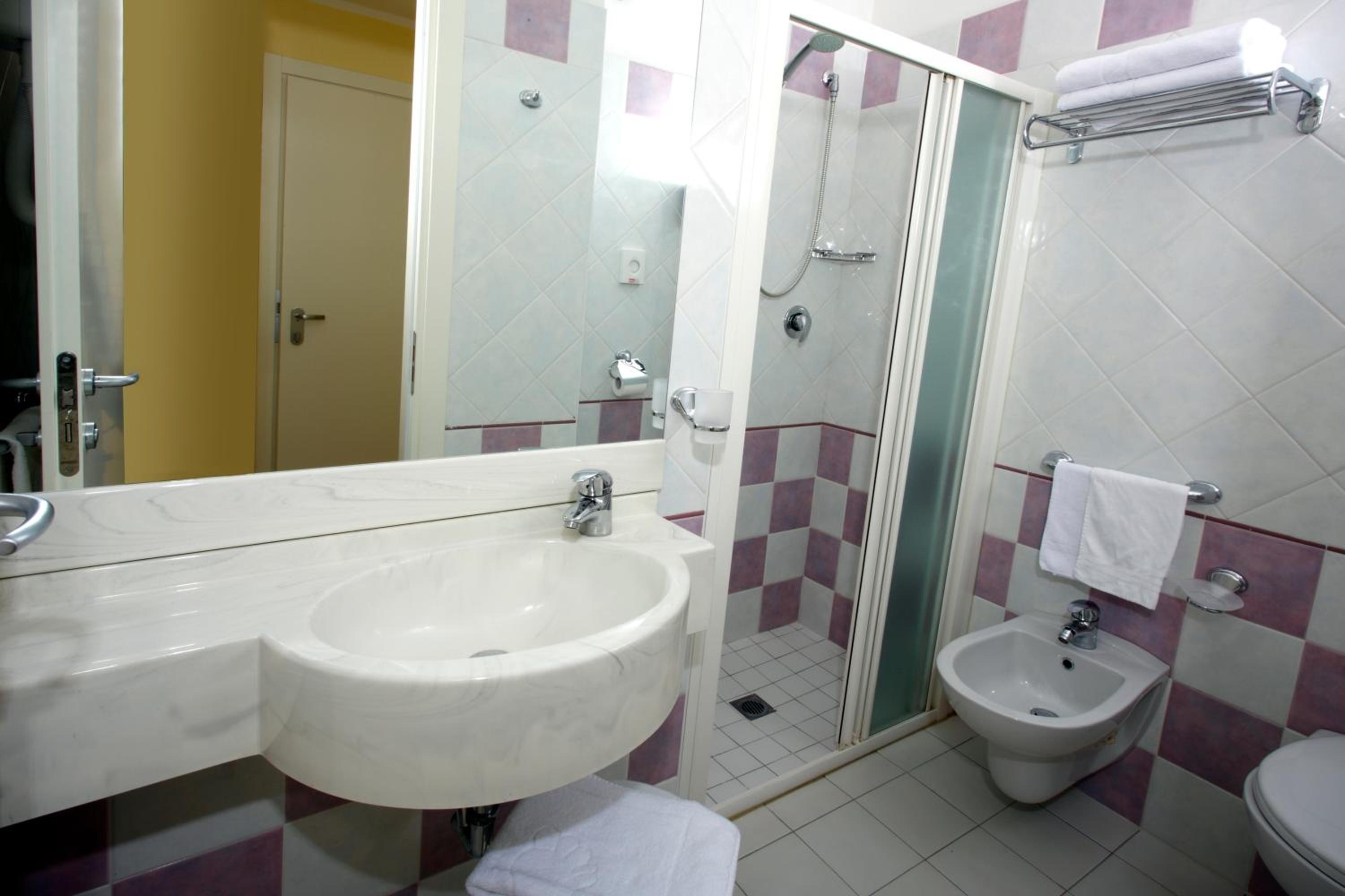 Standard Triple Room photo 3