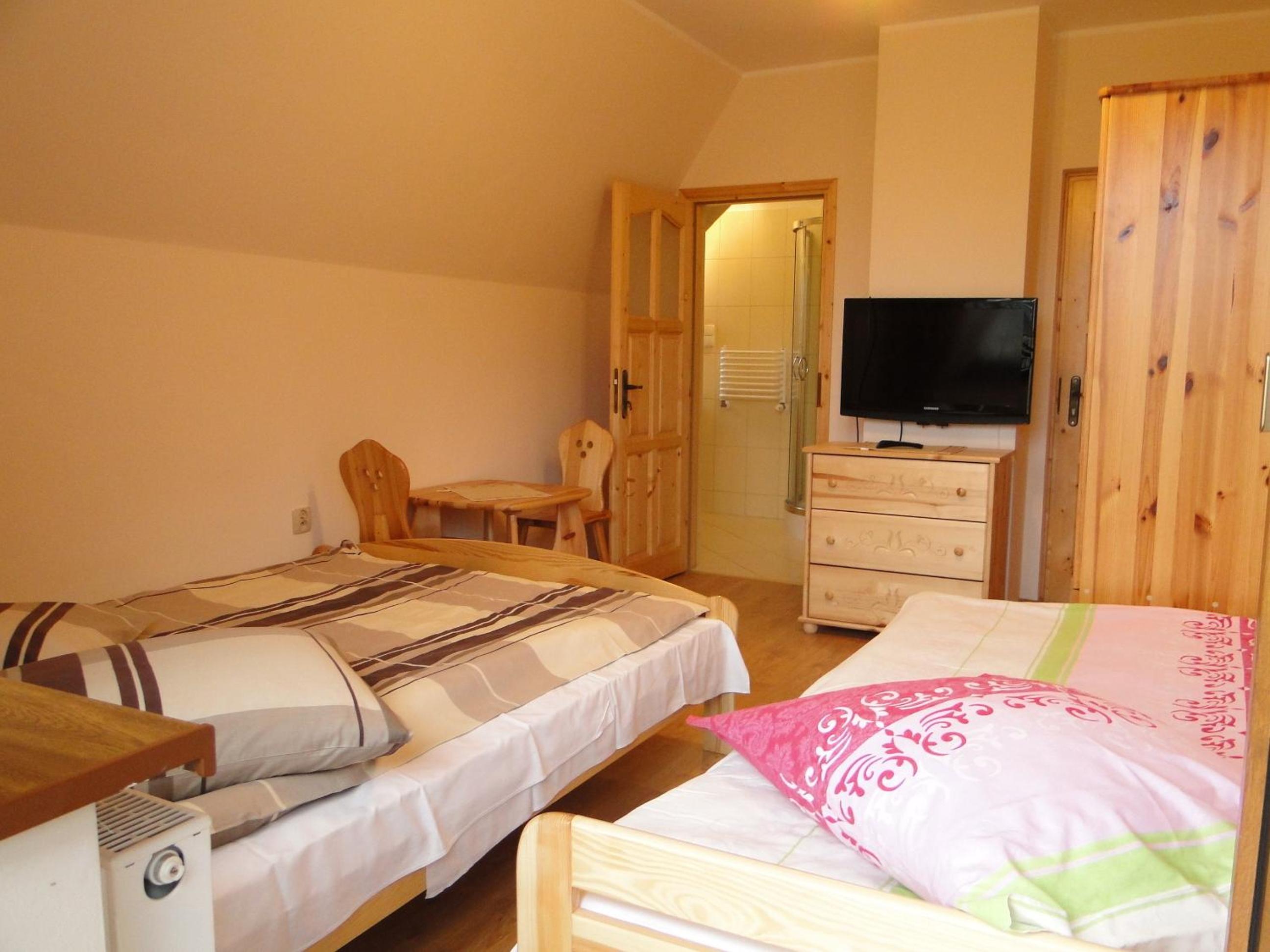 Triple Room with Private Bathroom and Balcony - Photo 1