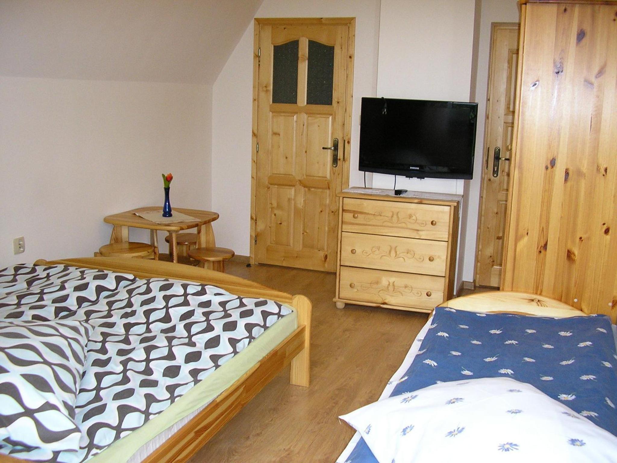 Triple Room with Private Bathroom and Balcony - Photo 3