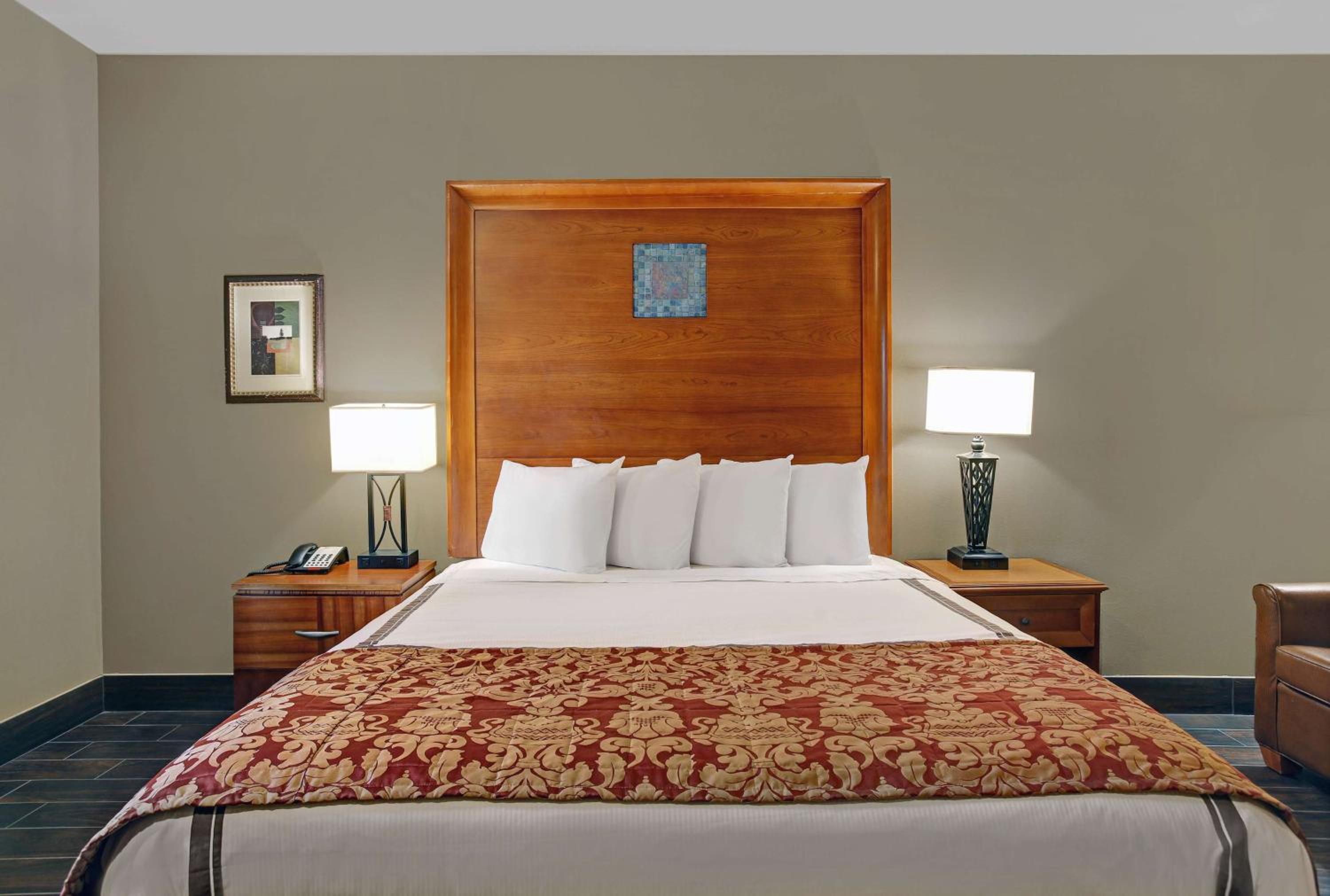 King Room - Disability Access - Non-Smoking photo 2