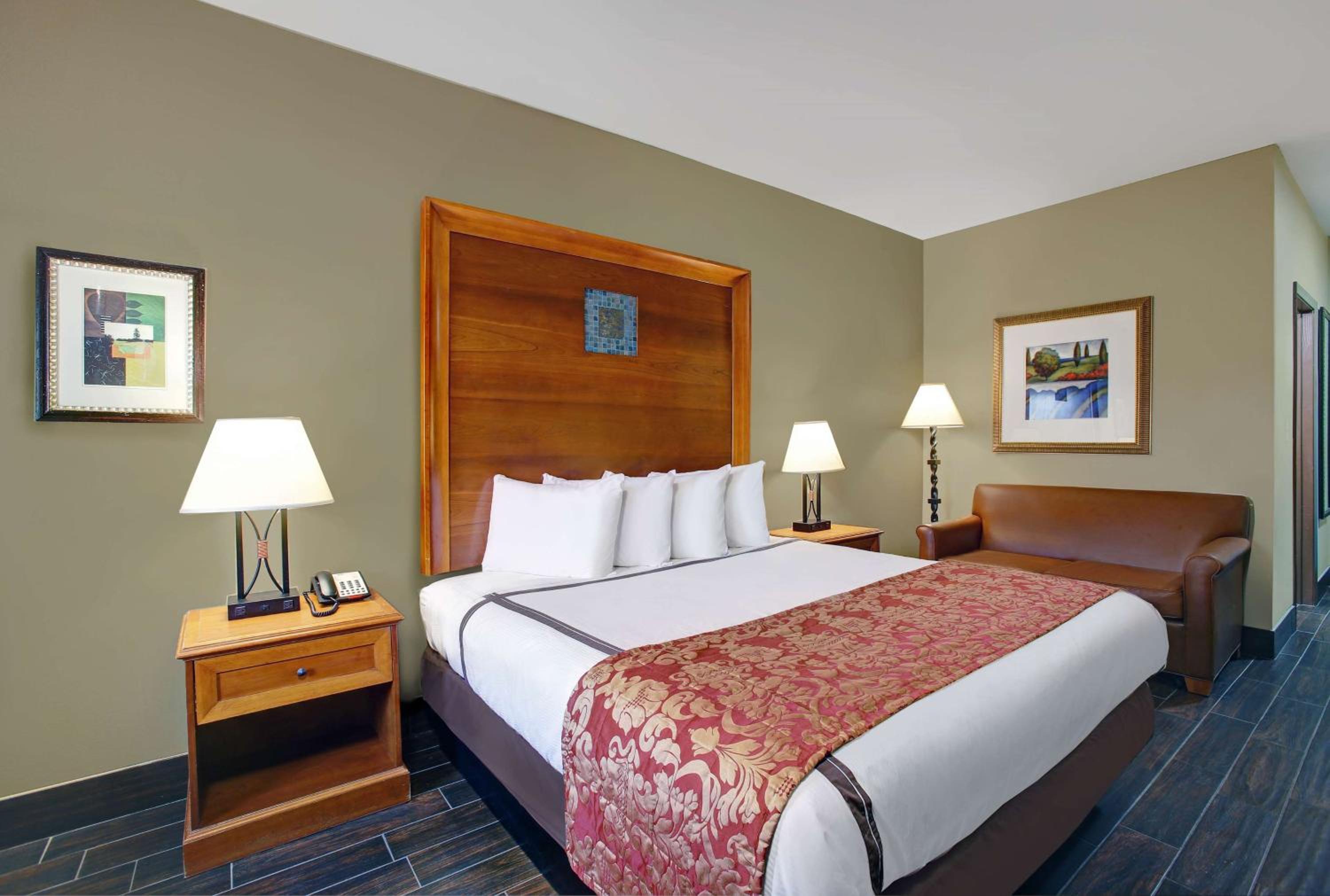 King Room - Non-Smoking photo 3