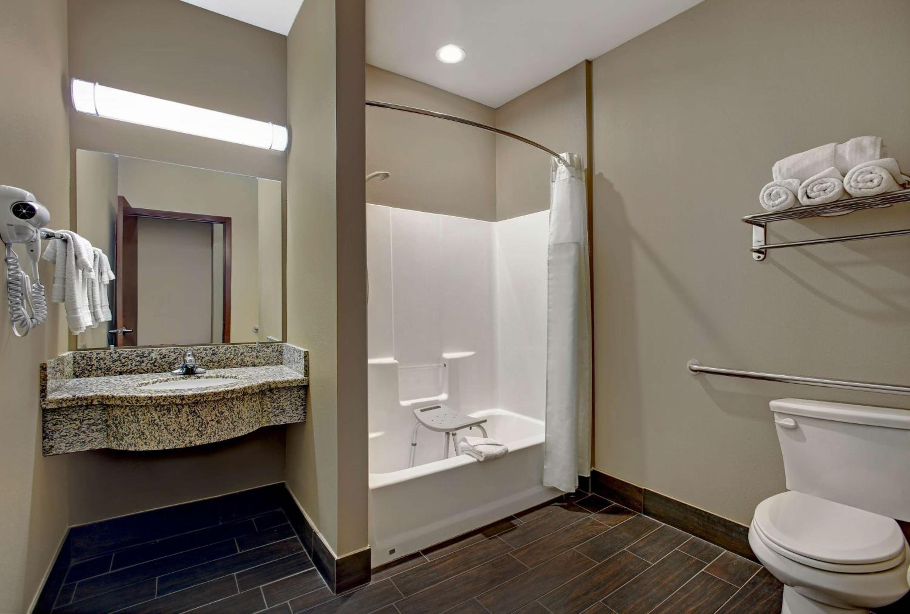Queen Room with Two Queen Beds - Disability Access - Non-Smoking photo 2