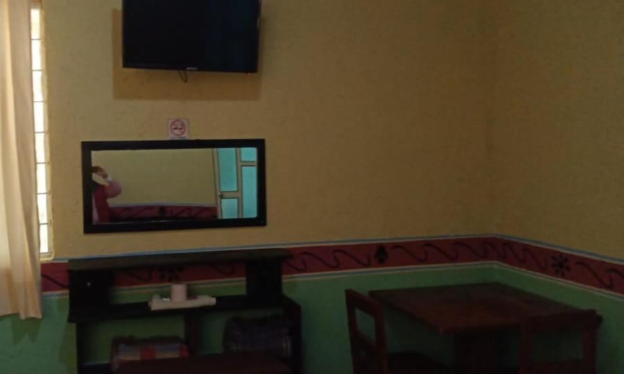 Budget Double Room - Photo 2