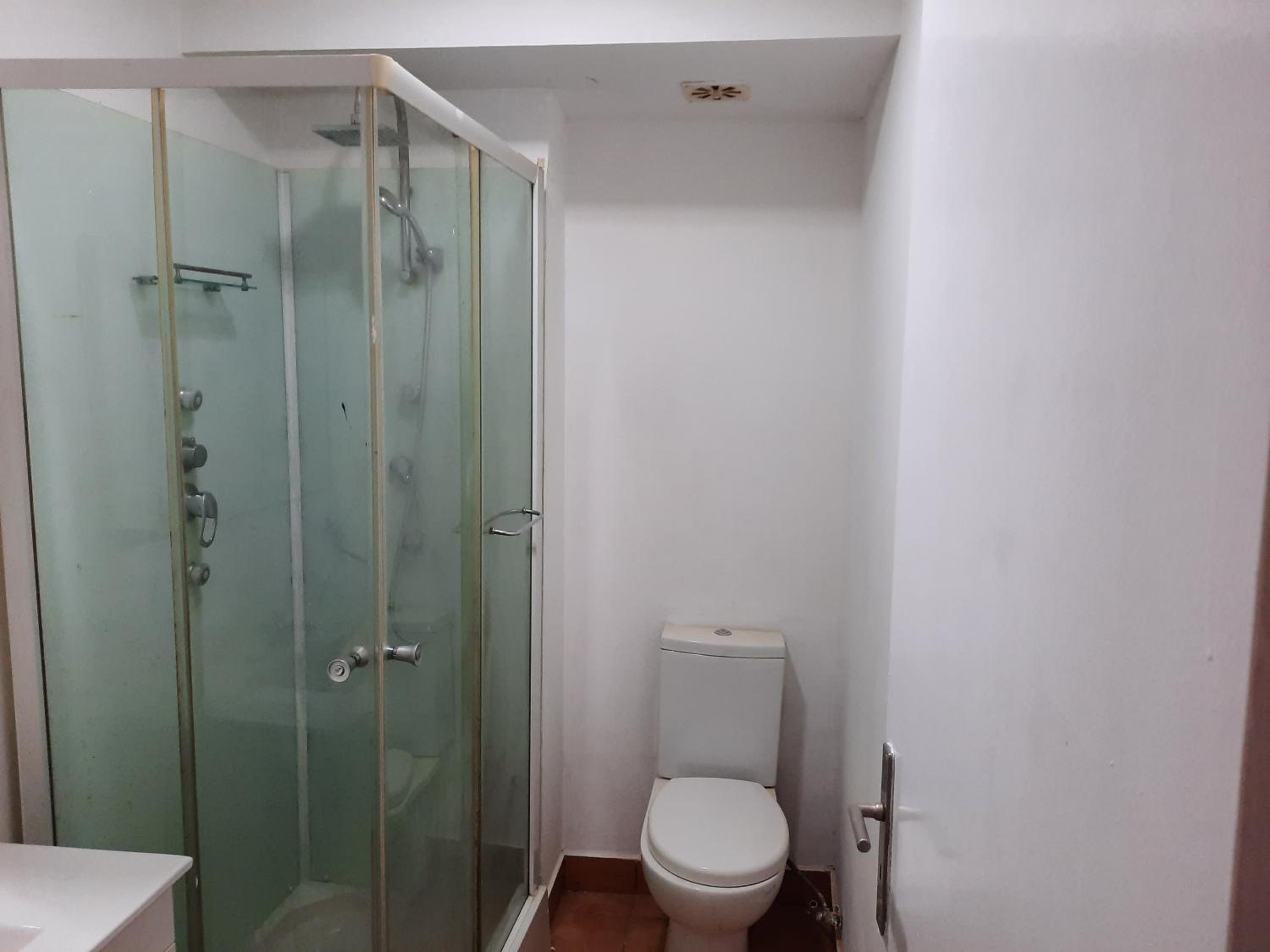 One-Bedroom Apartment - Photo 7
