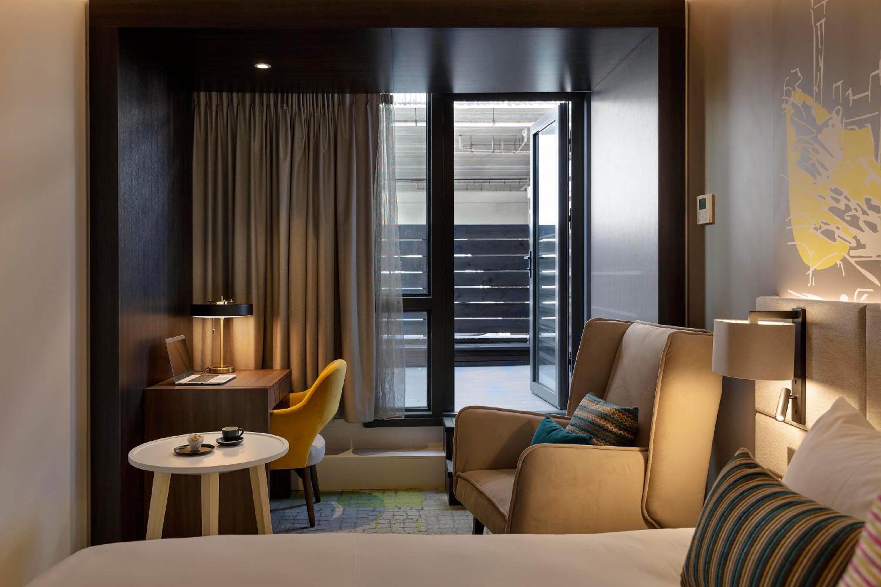 Superior King Room - Photo 6