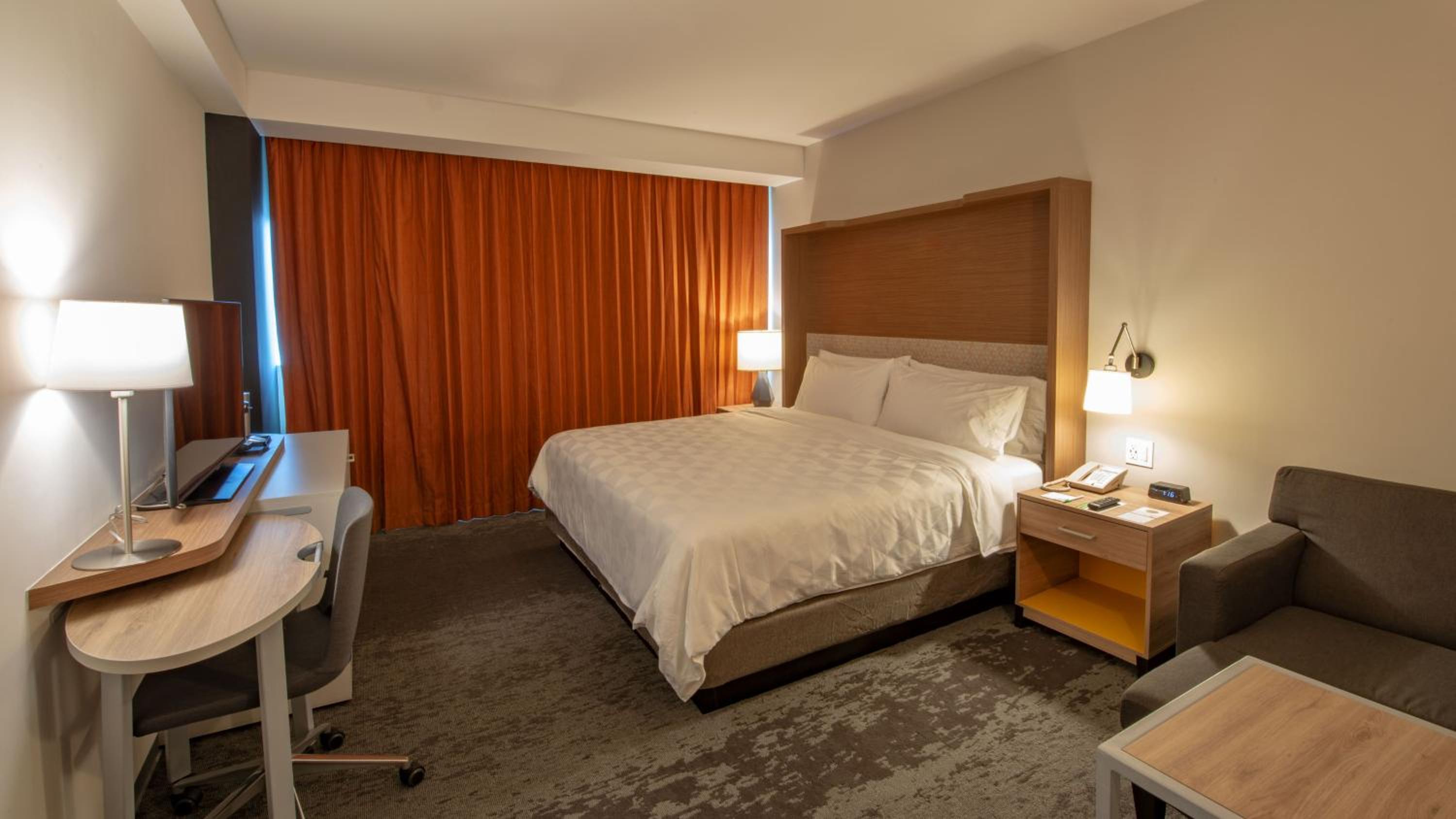 Standard King Room - Photo 1