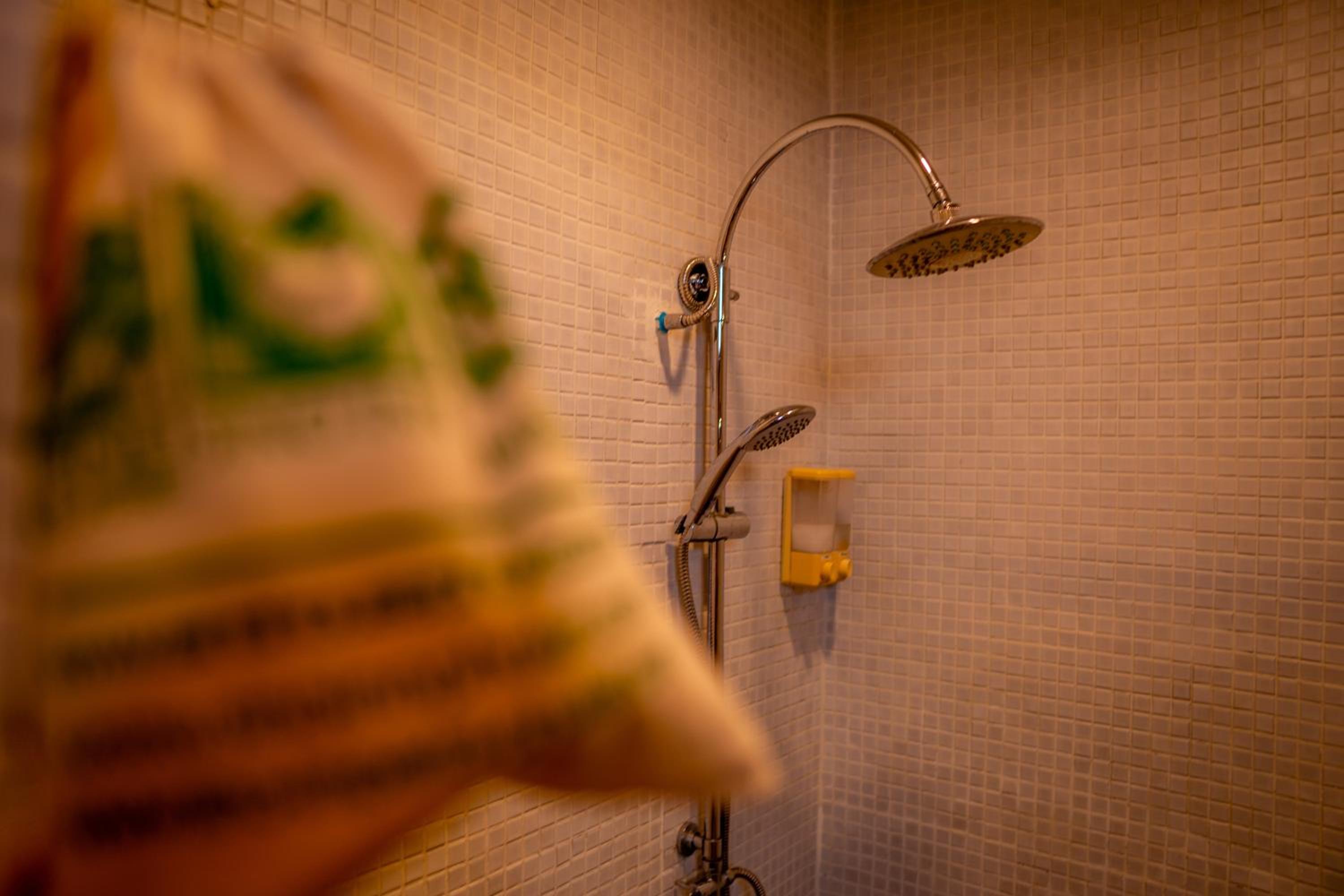 Suite - Photo 7