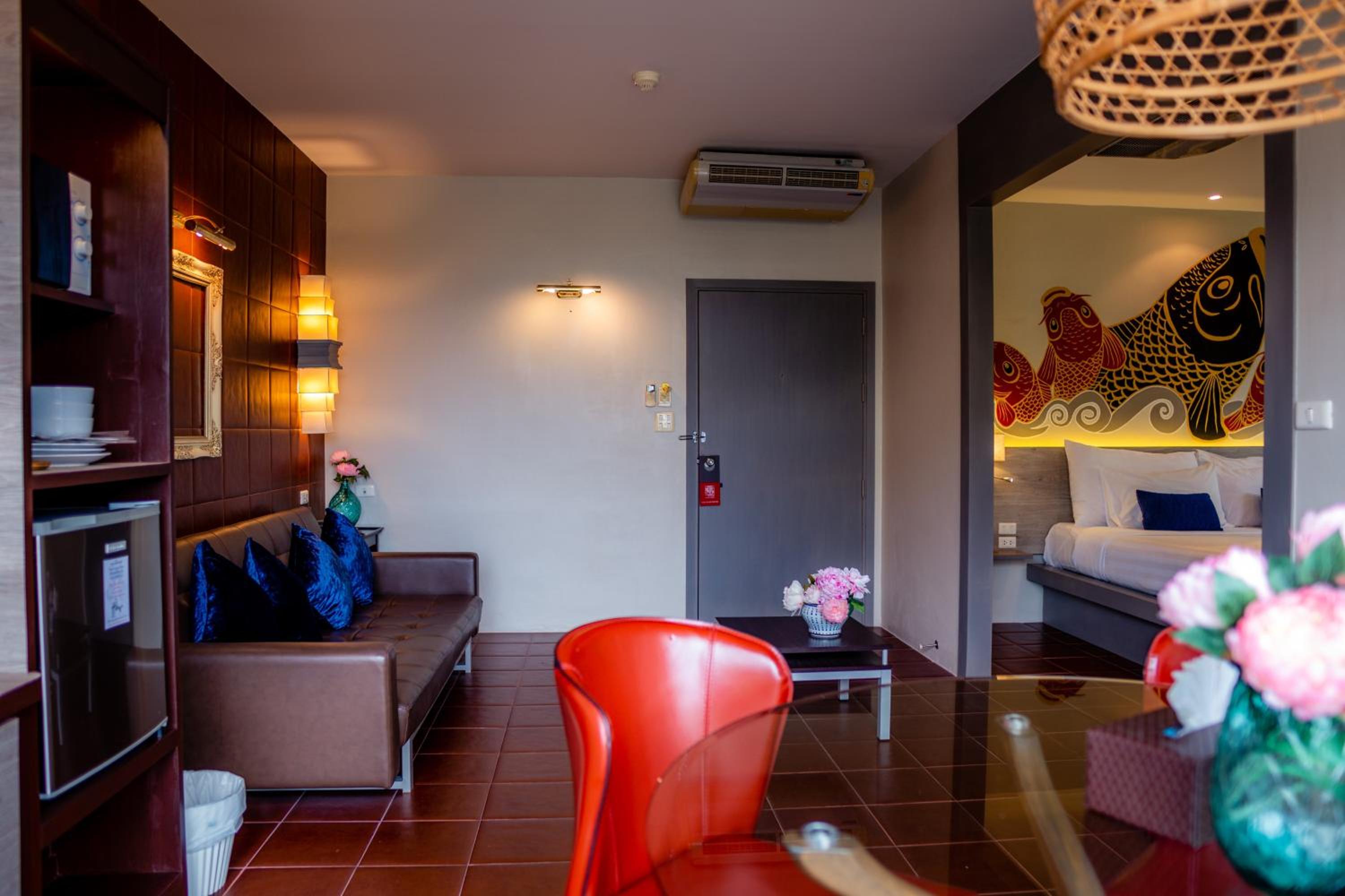 Suite - Photo 9
