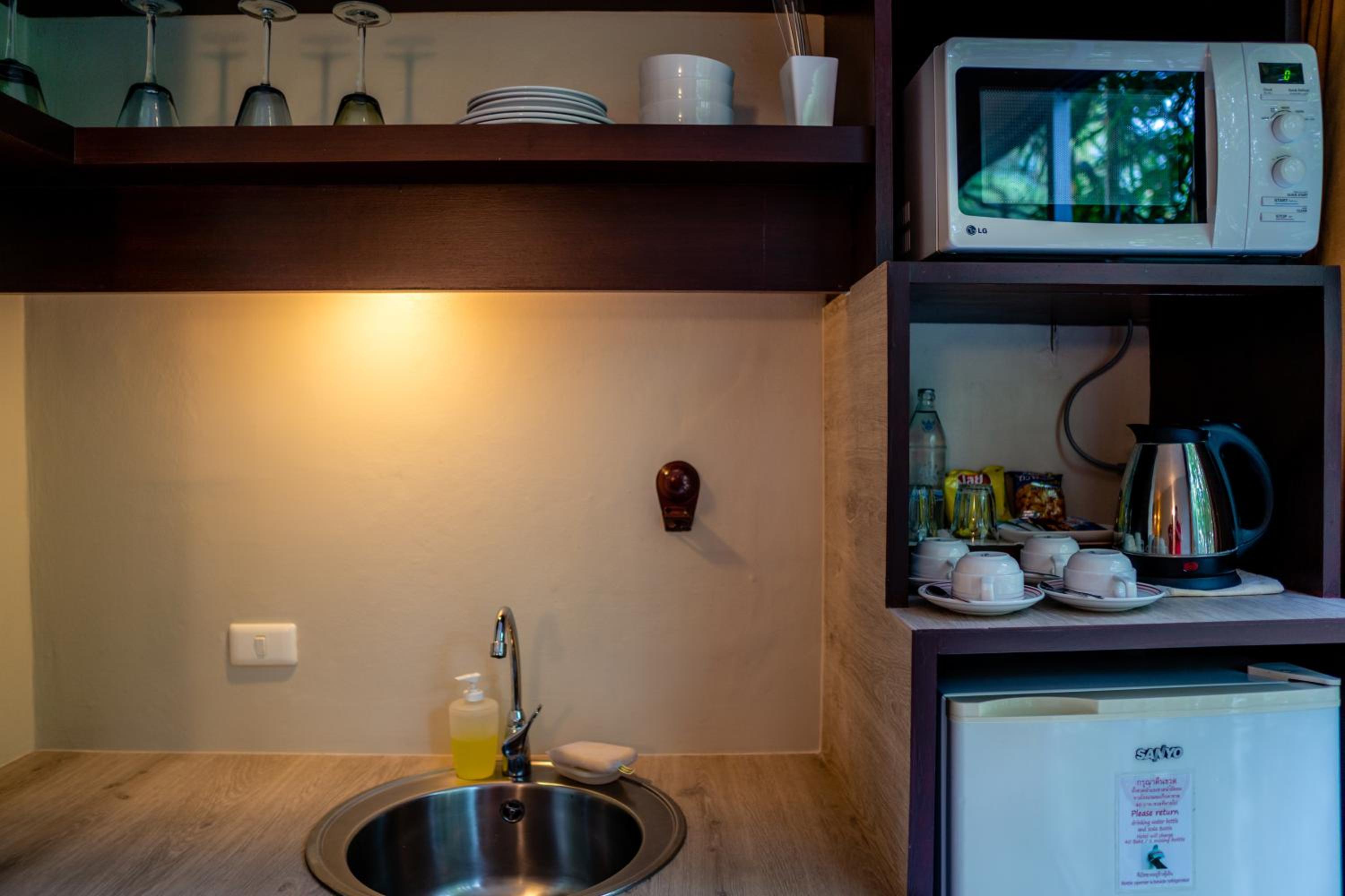 Suite - Photo 2