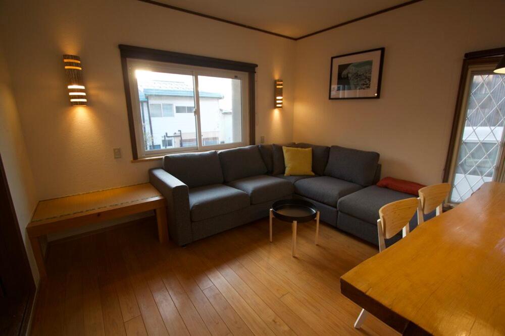 Three-Bedroom Apartment photo 3