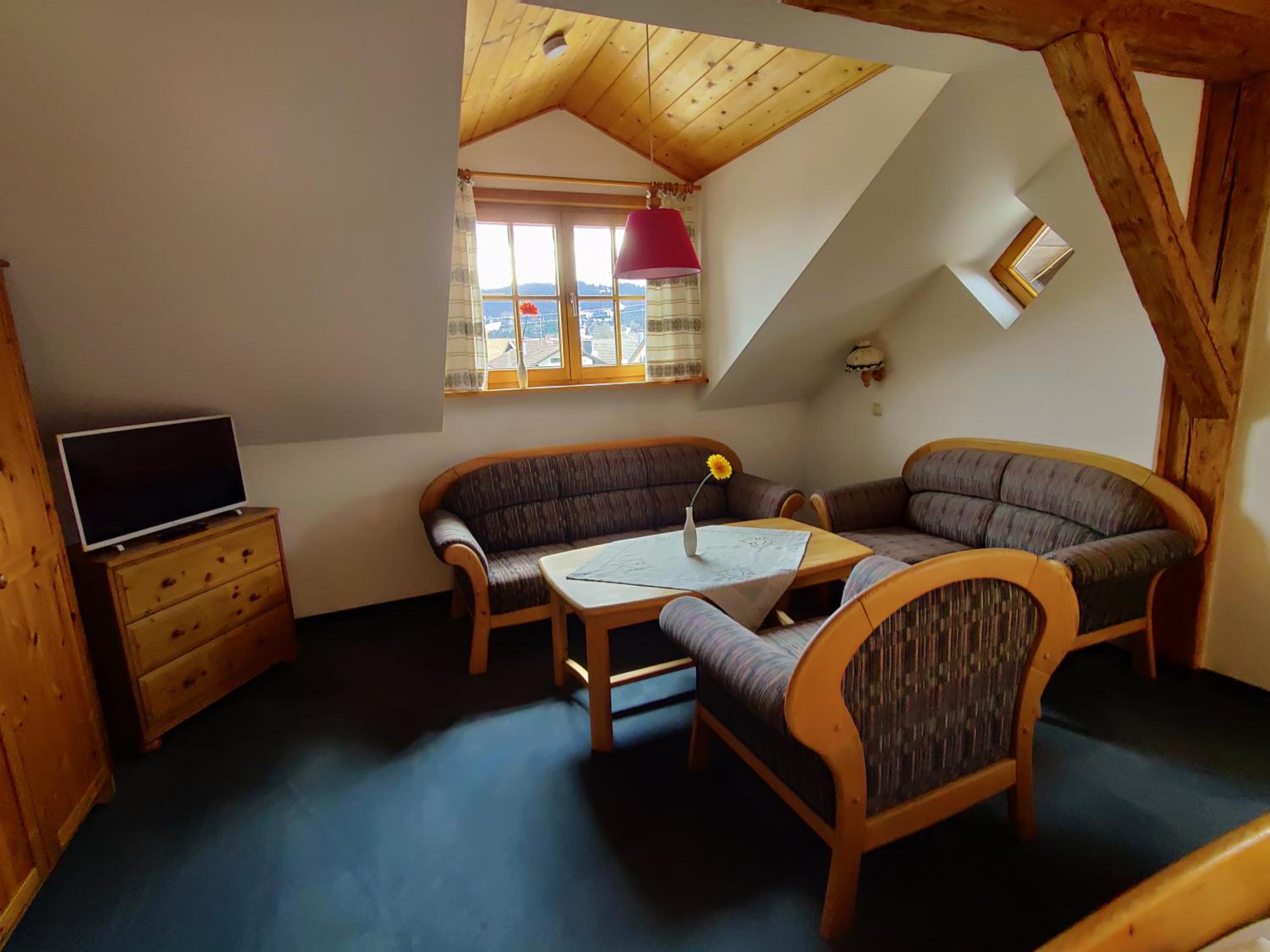 Family Room with Private Bathroom - Photo 4
