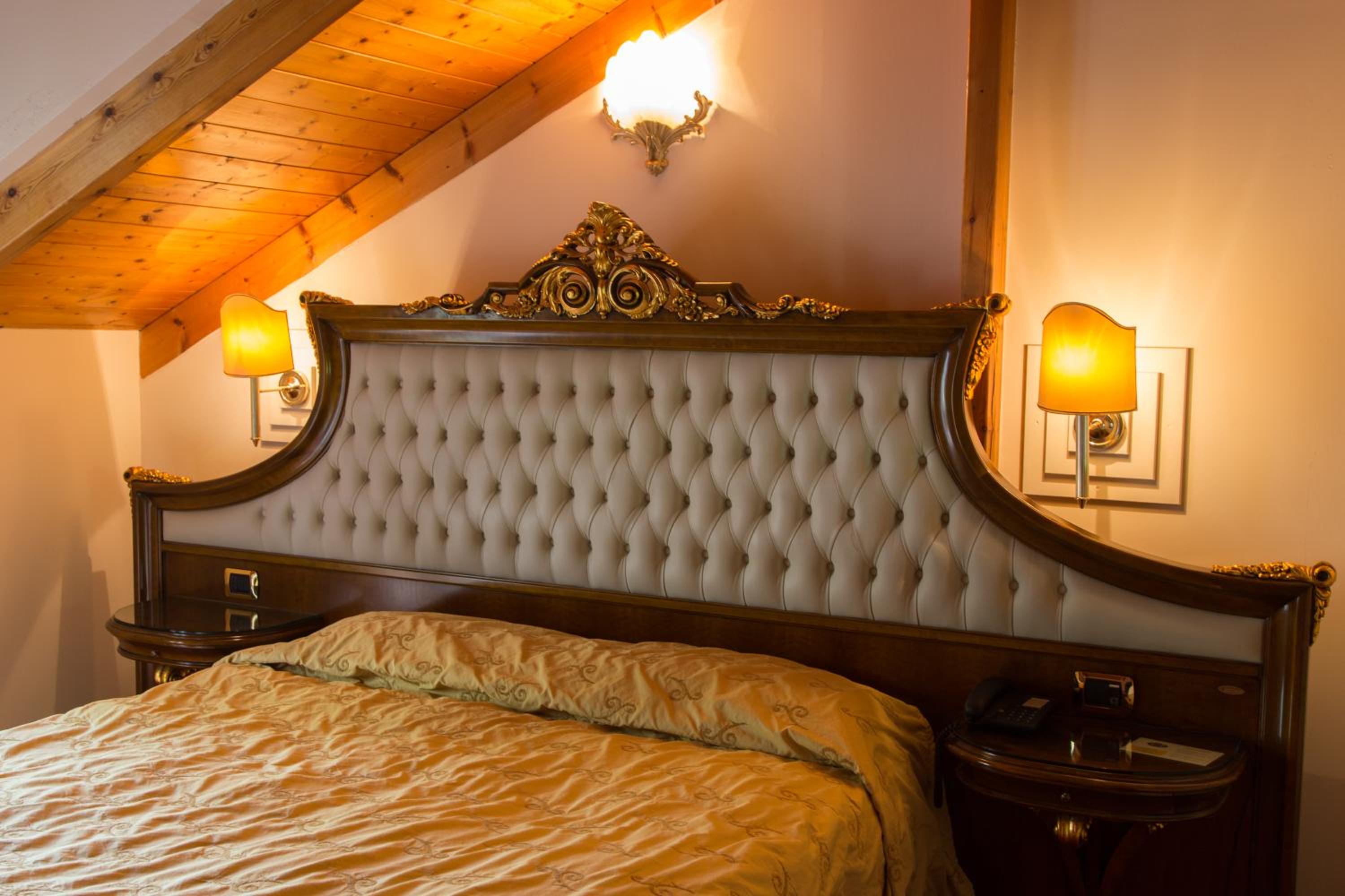 Double or Twin Room - Photo 14