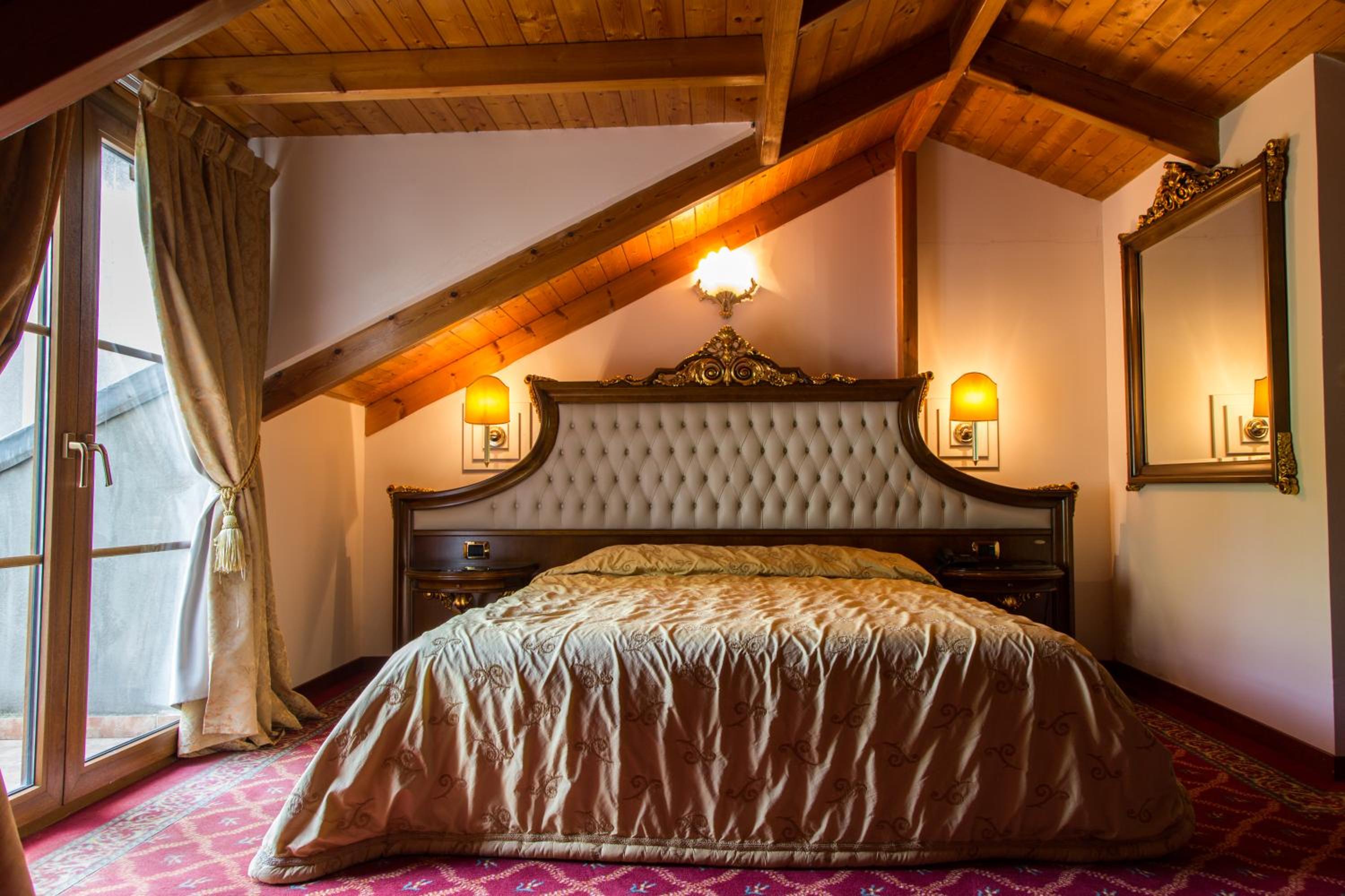 Double or Twin Room - Photo 15