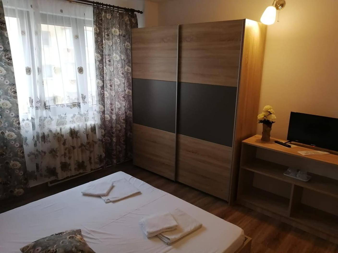 Double Room - Photo 5