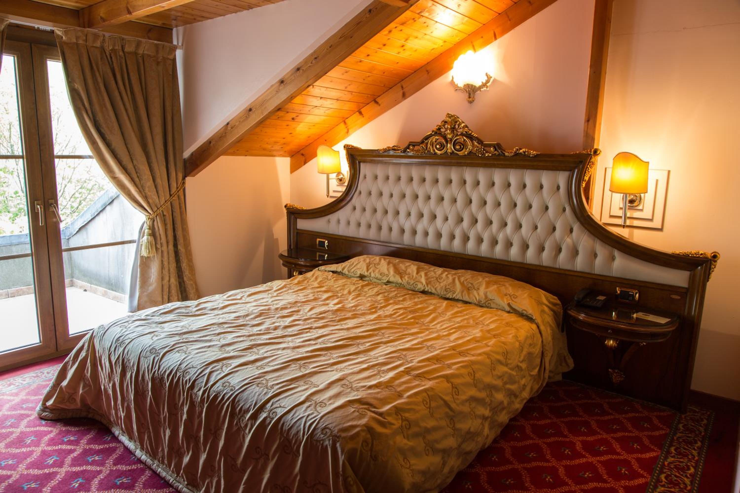 Double or Twin Room - Photo 19