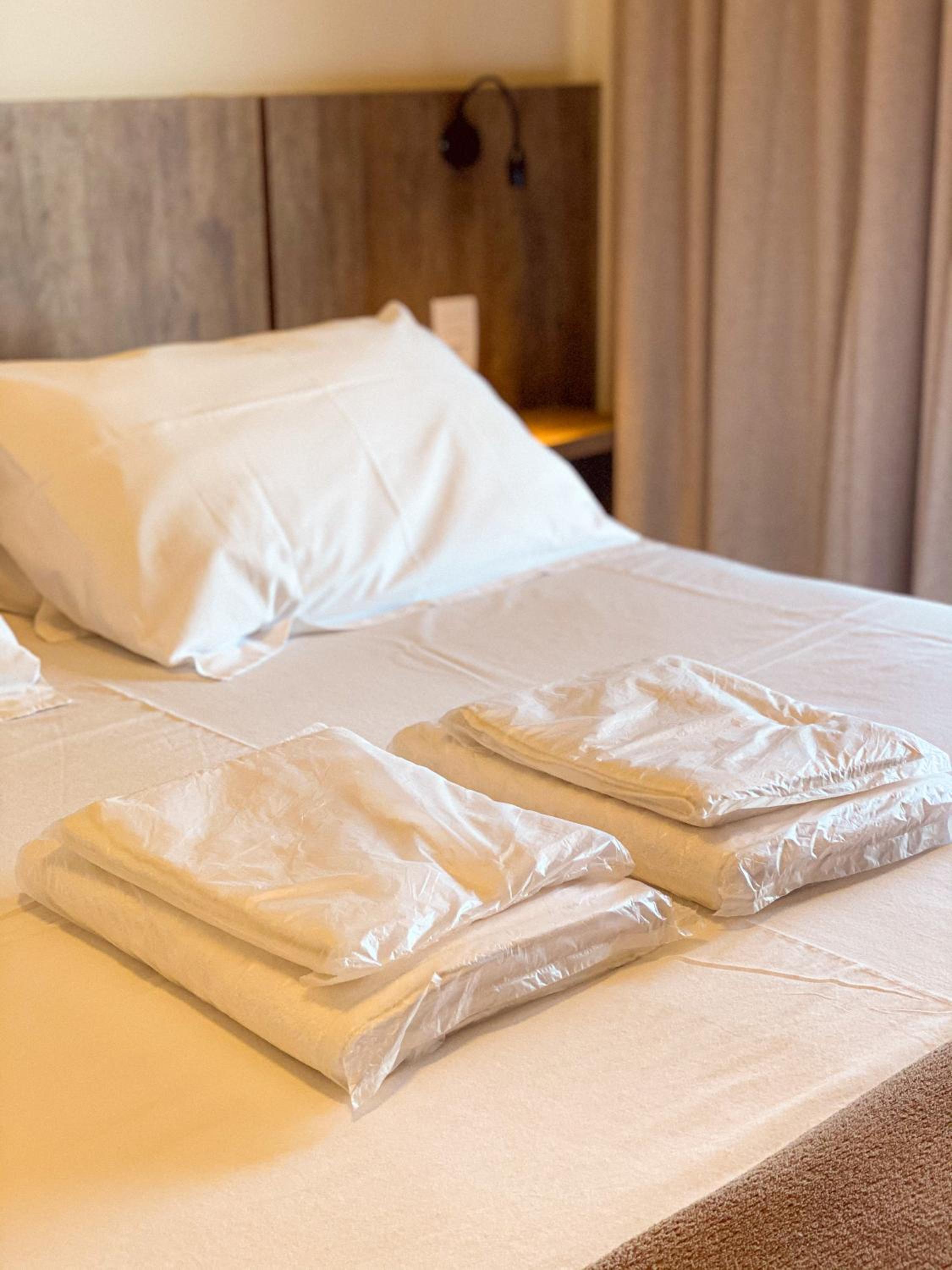 Deluxe Suite - Photo 11