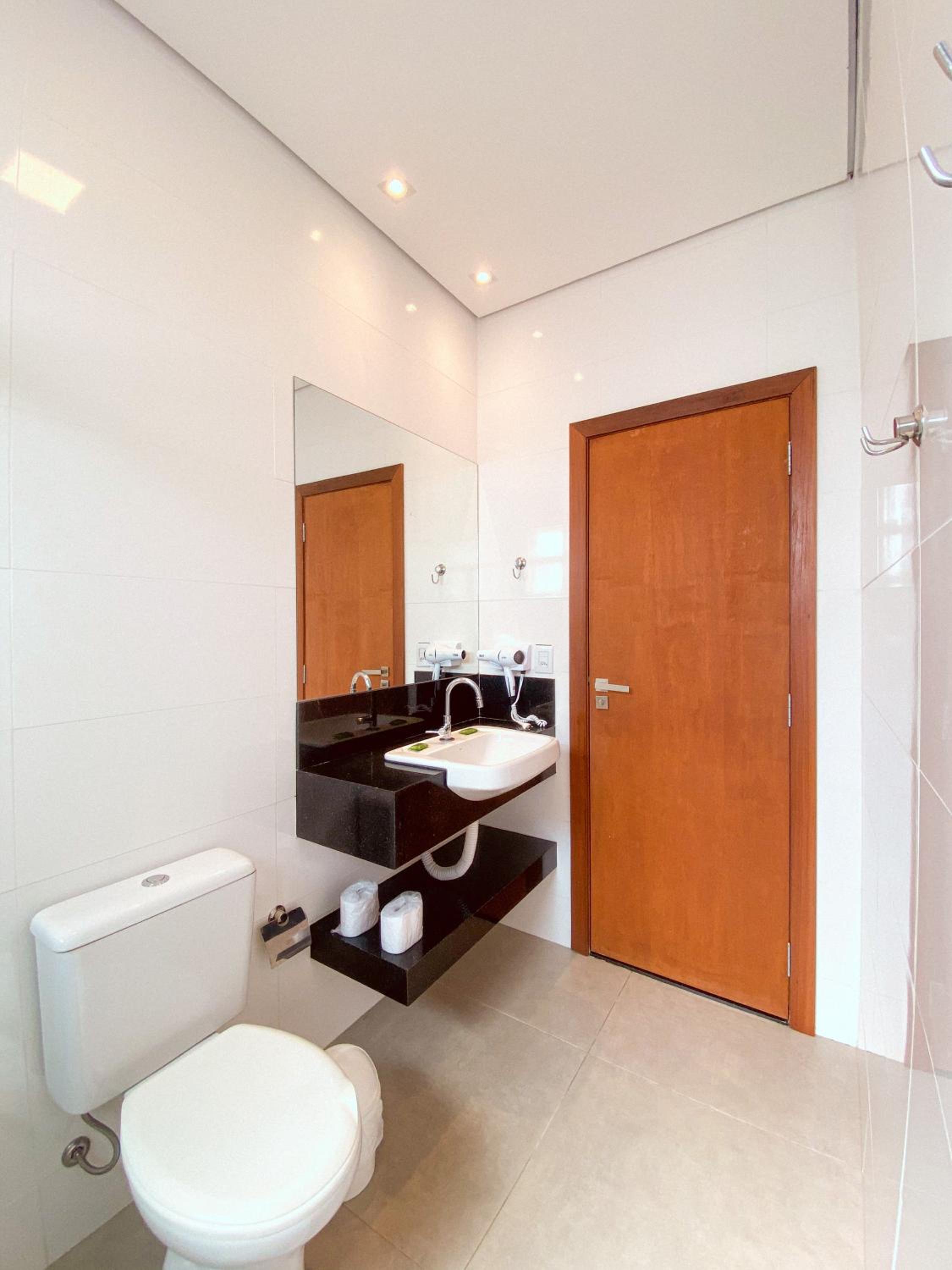 Deluxe Suite - Photo 3