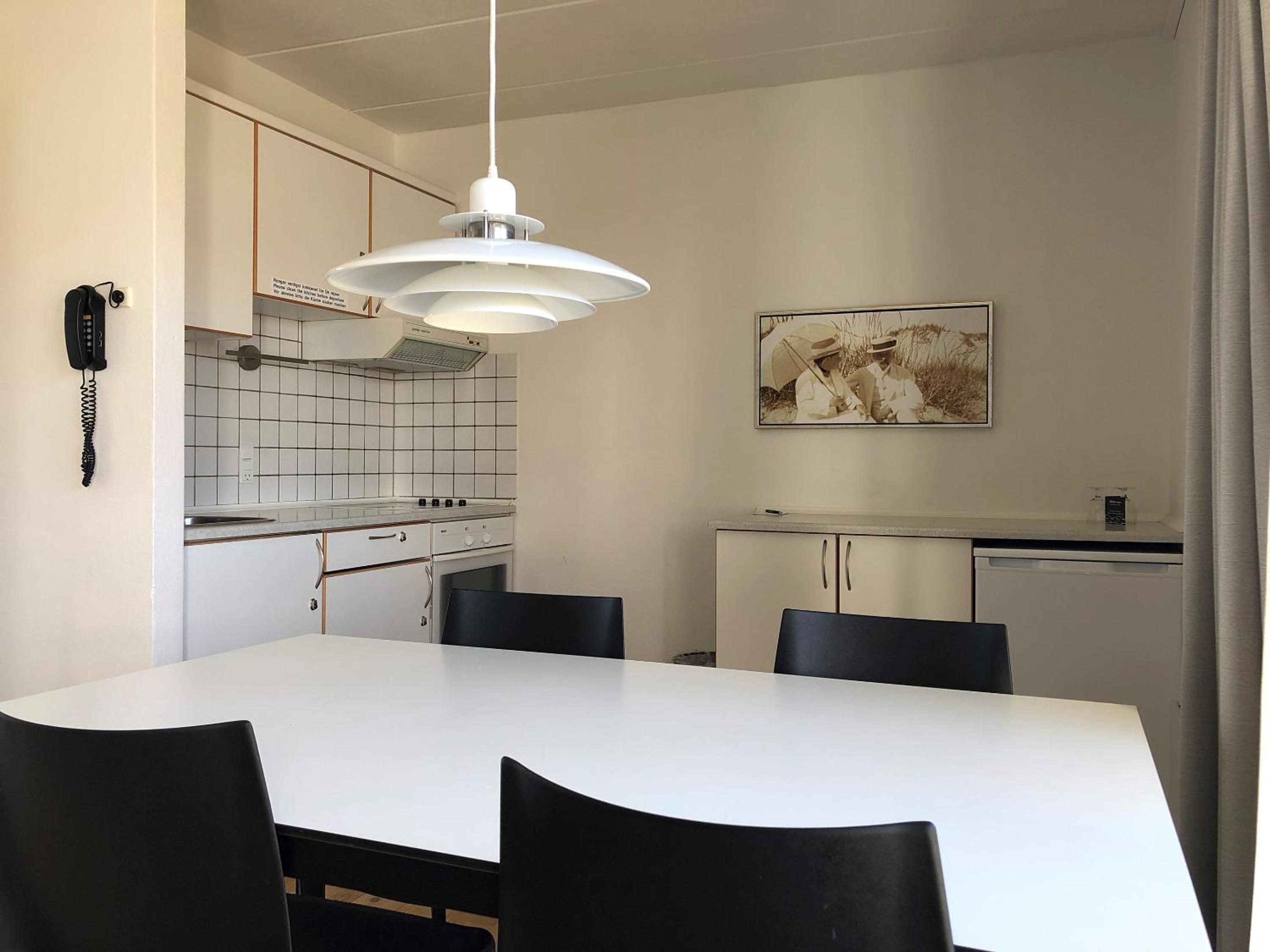 Standard One-Bedroom Apartment - Photo 3
