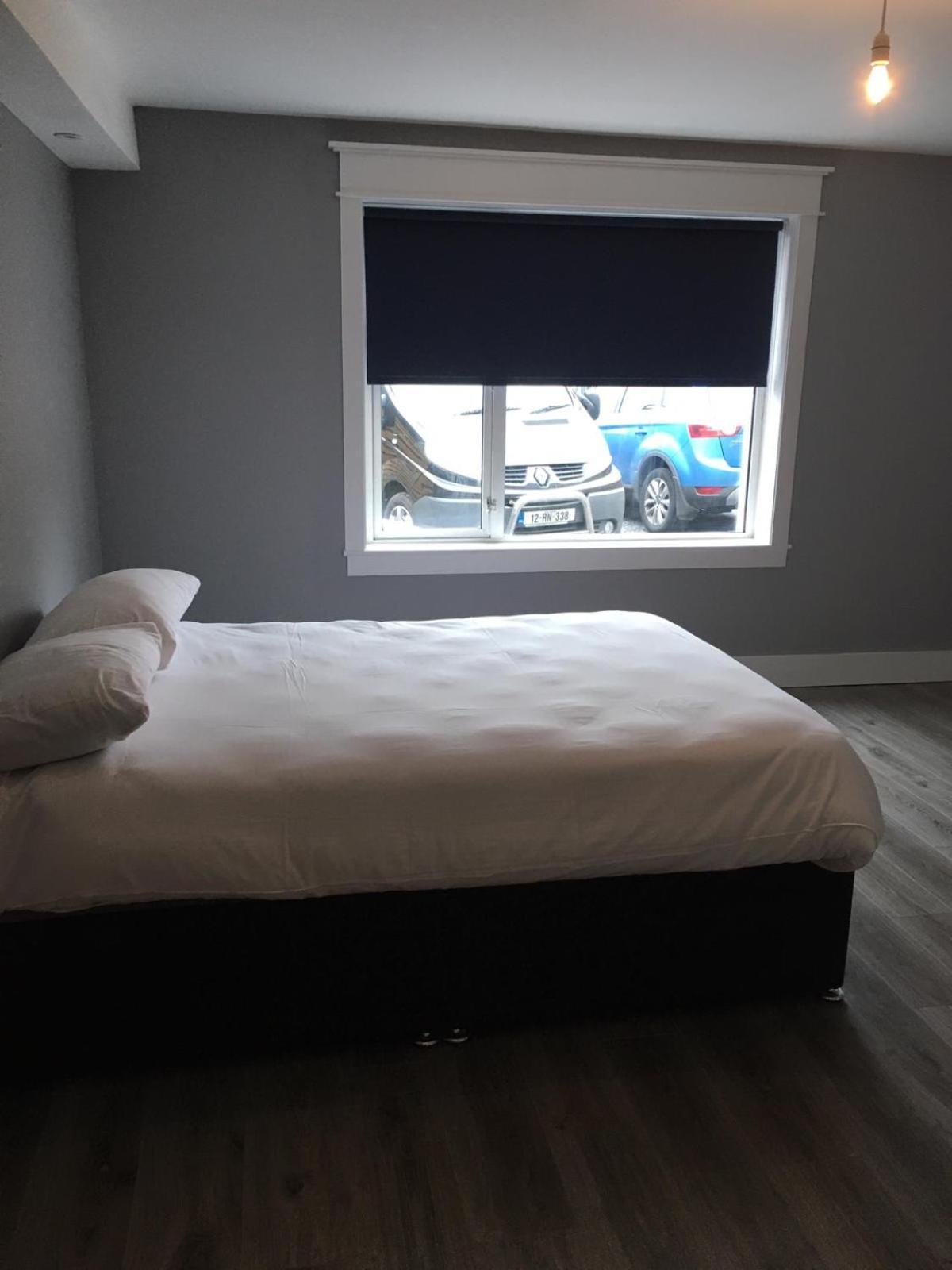 Five-Bedroom House - Photo 8