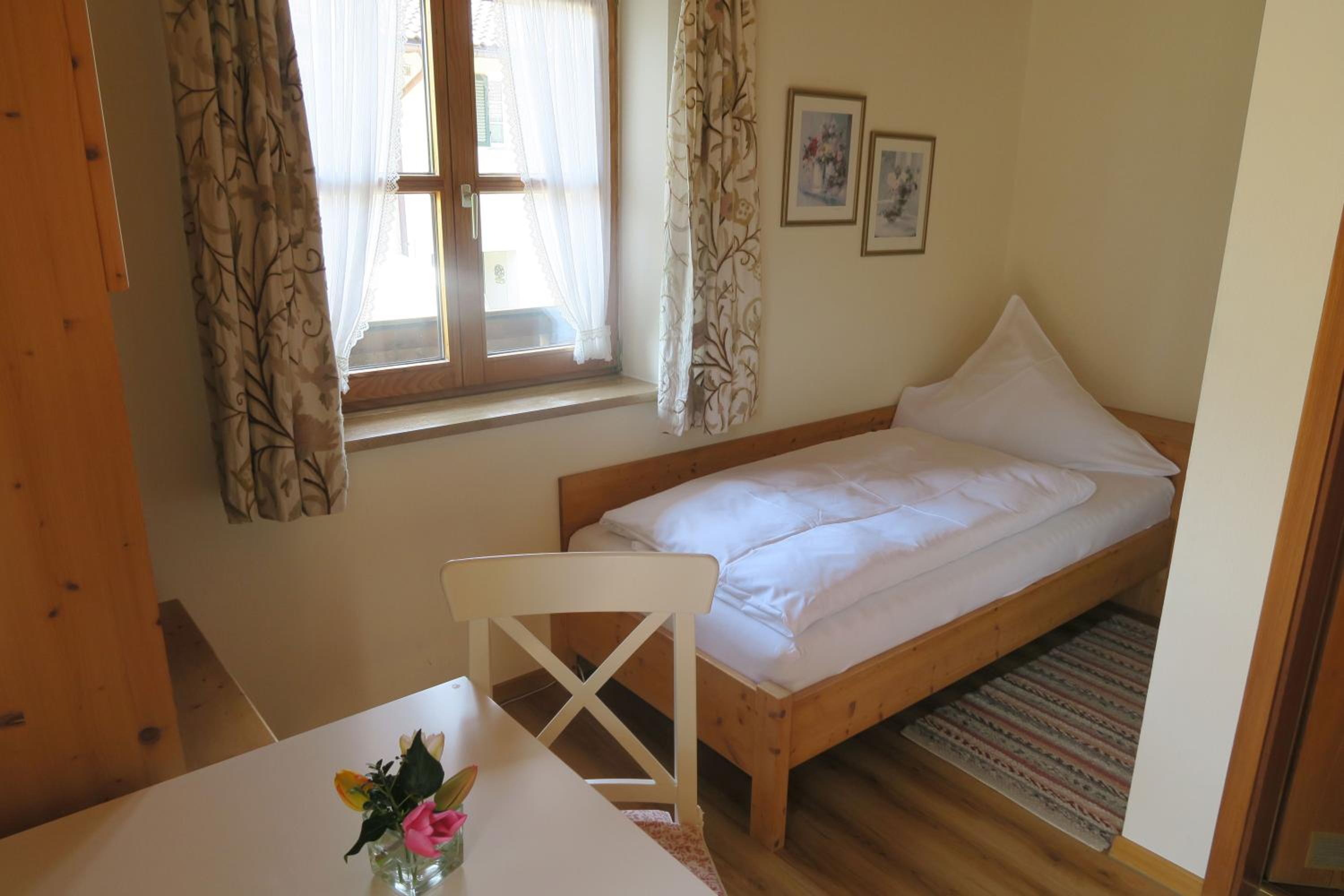 Single Room with Balcony photo 2