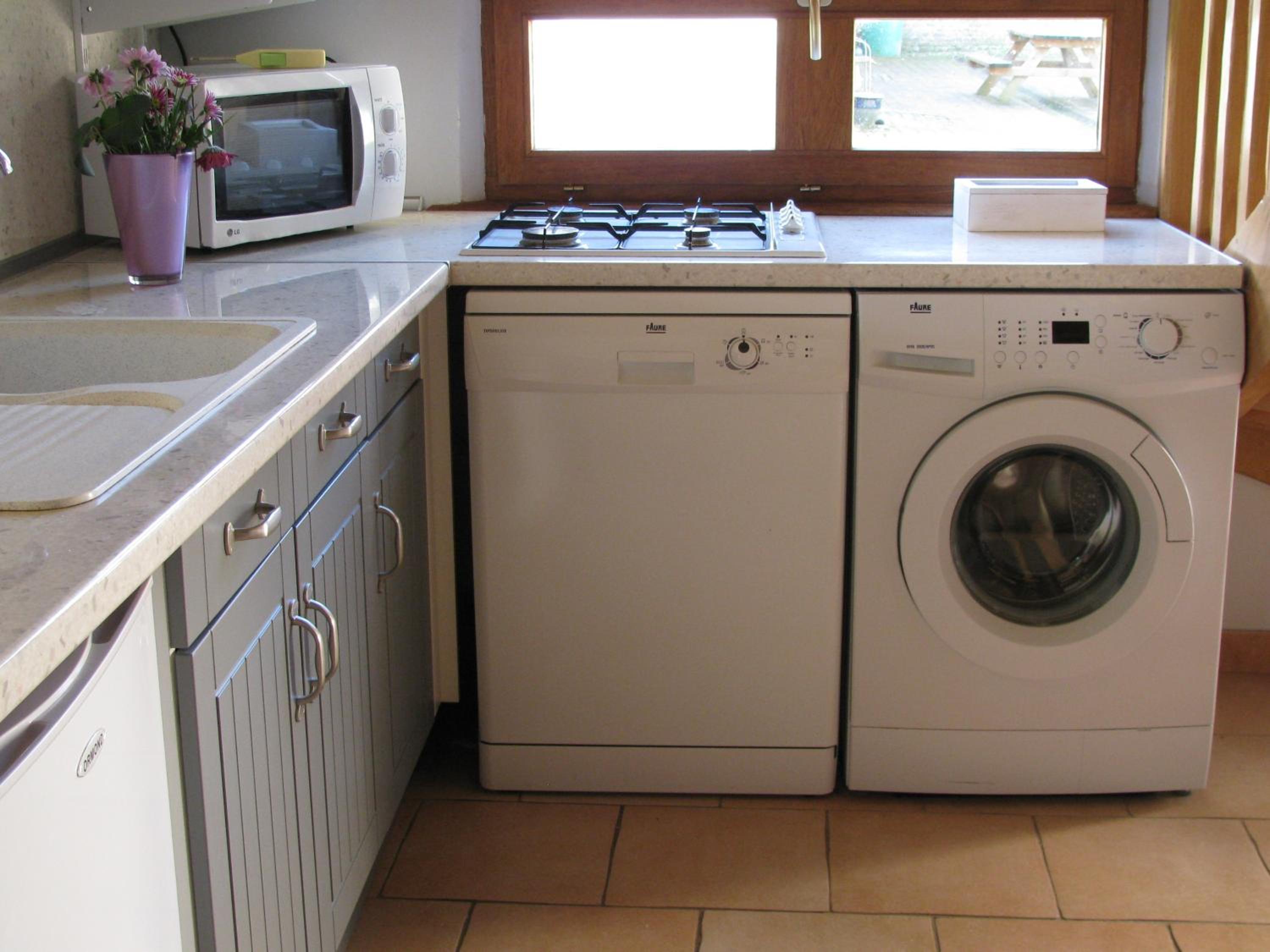 One-Bedroom House - Photo 23