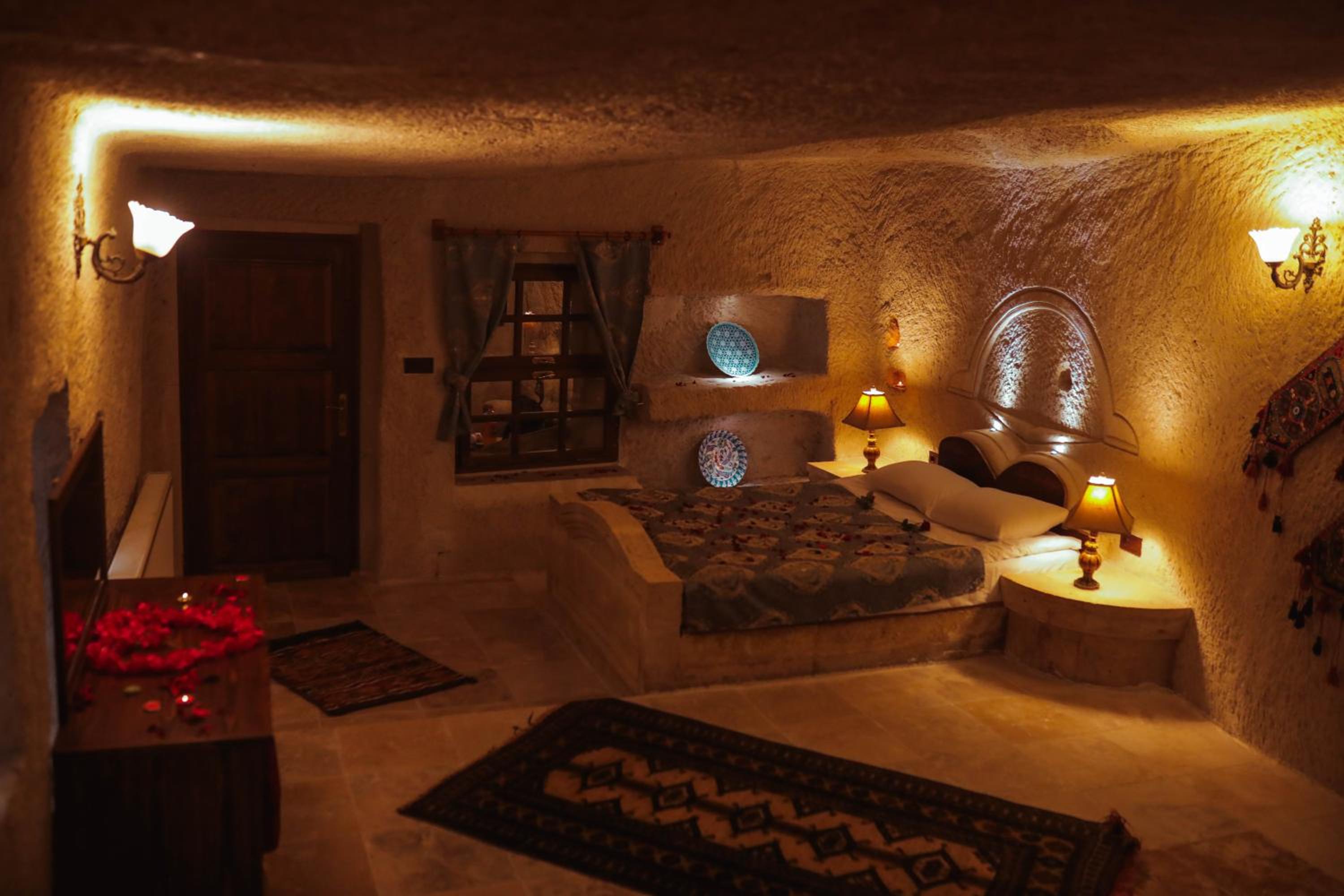 Queen Suite - Photo 3