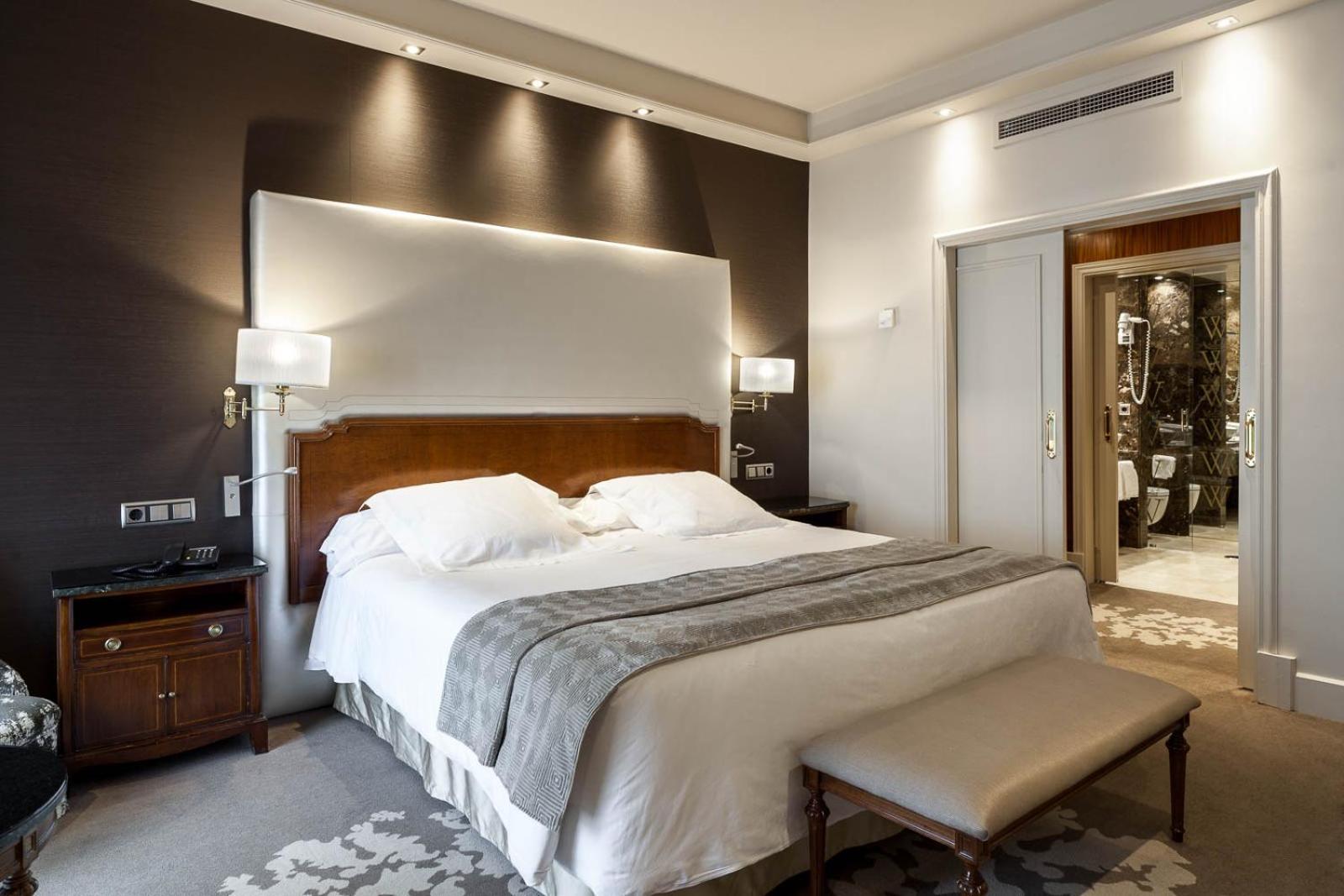 Junior Suite - The Wellington Club - Photo 3