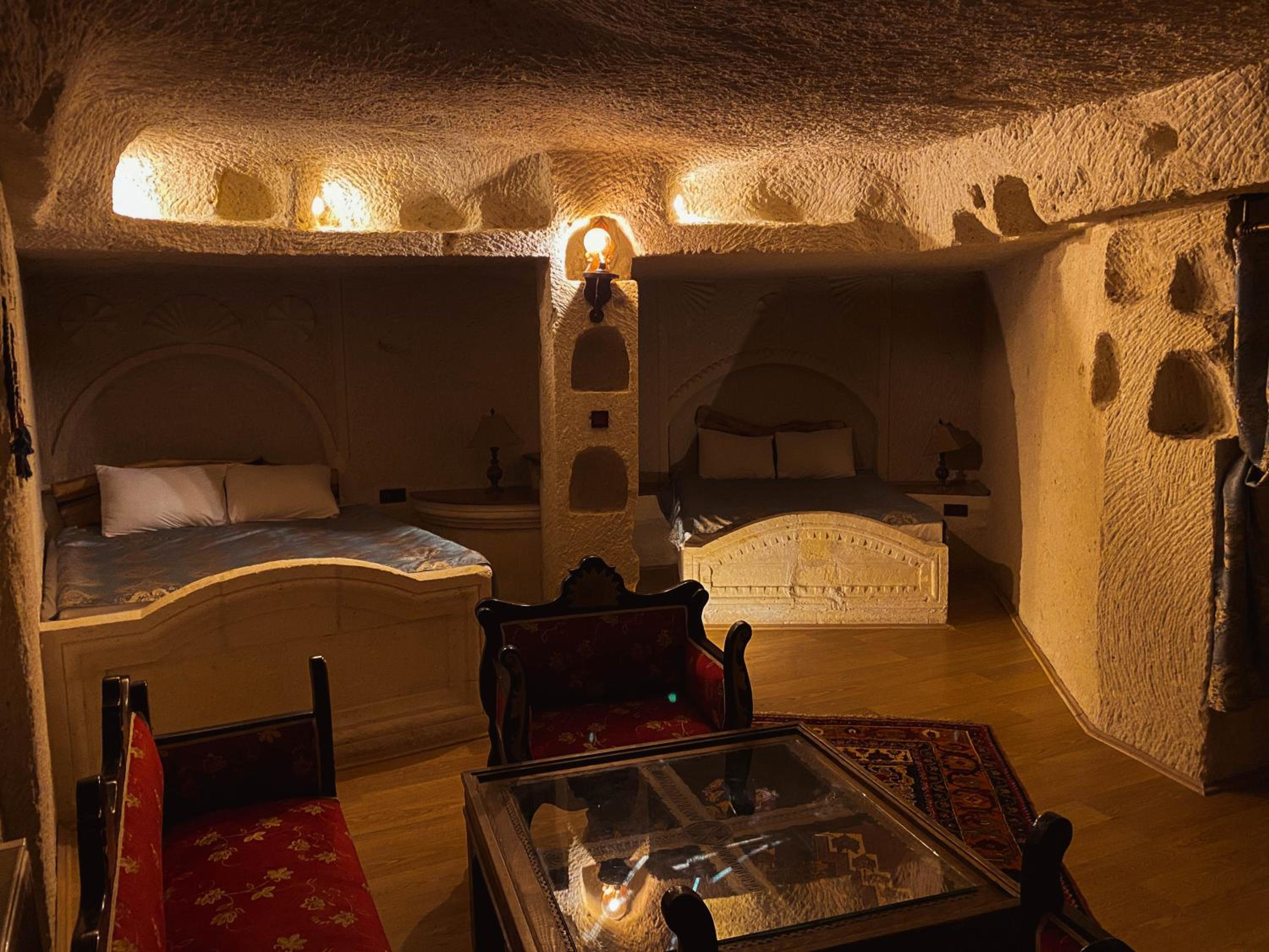 King Suite - Photo 1