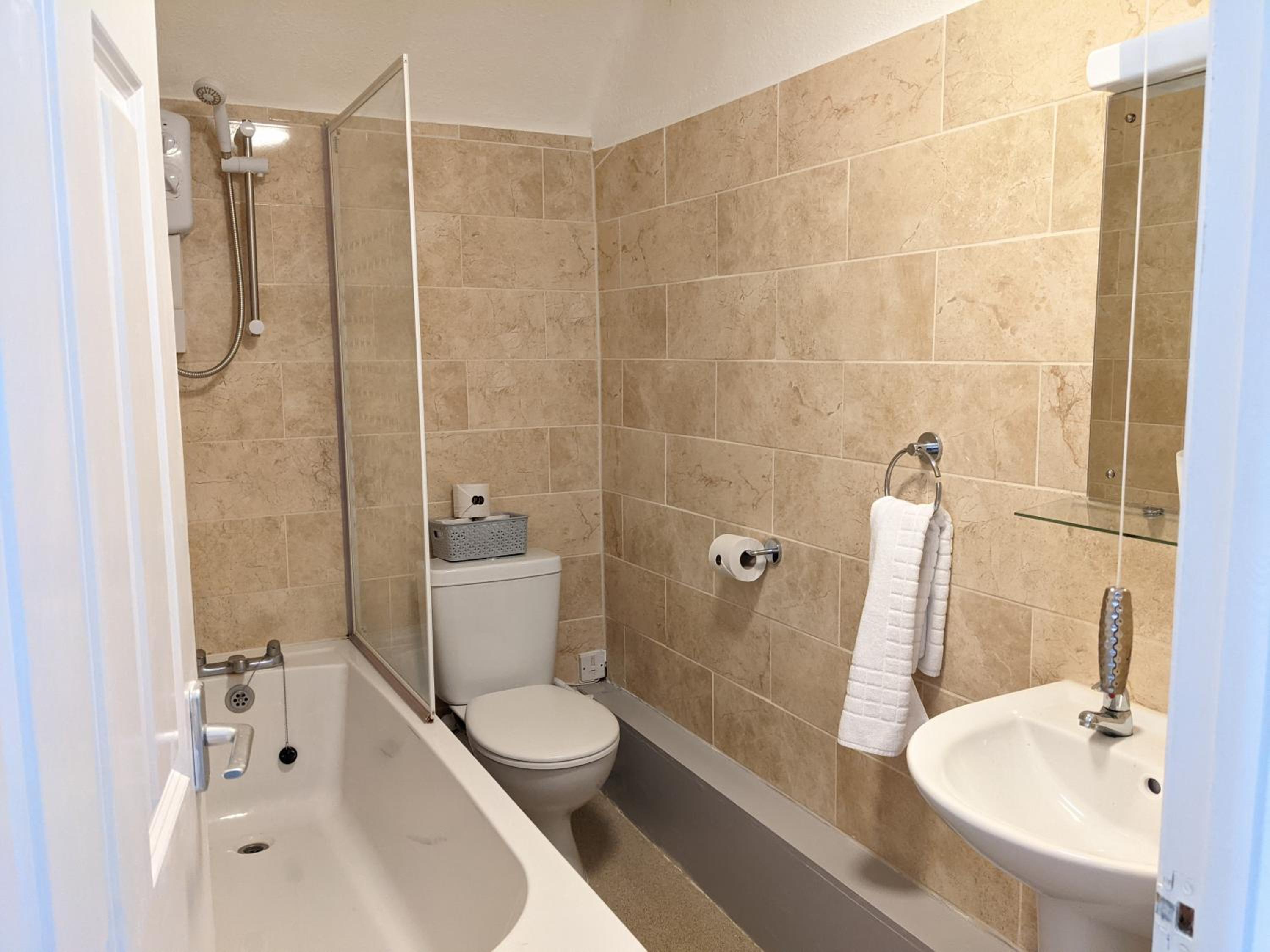 Basic Double Room photo 2