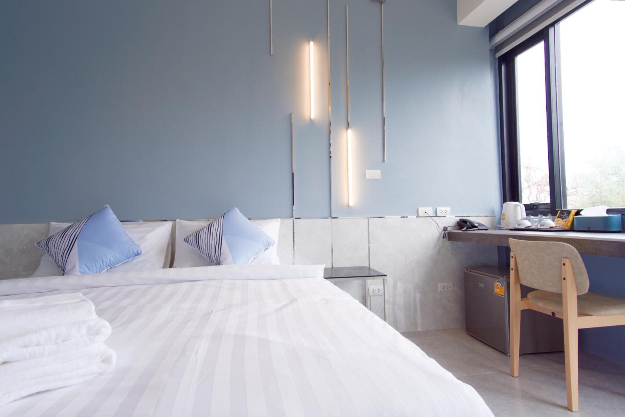 Double Room with Balcony - Photo 5