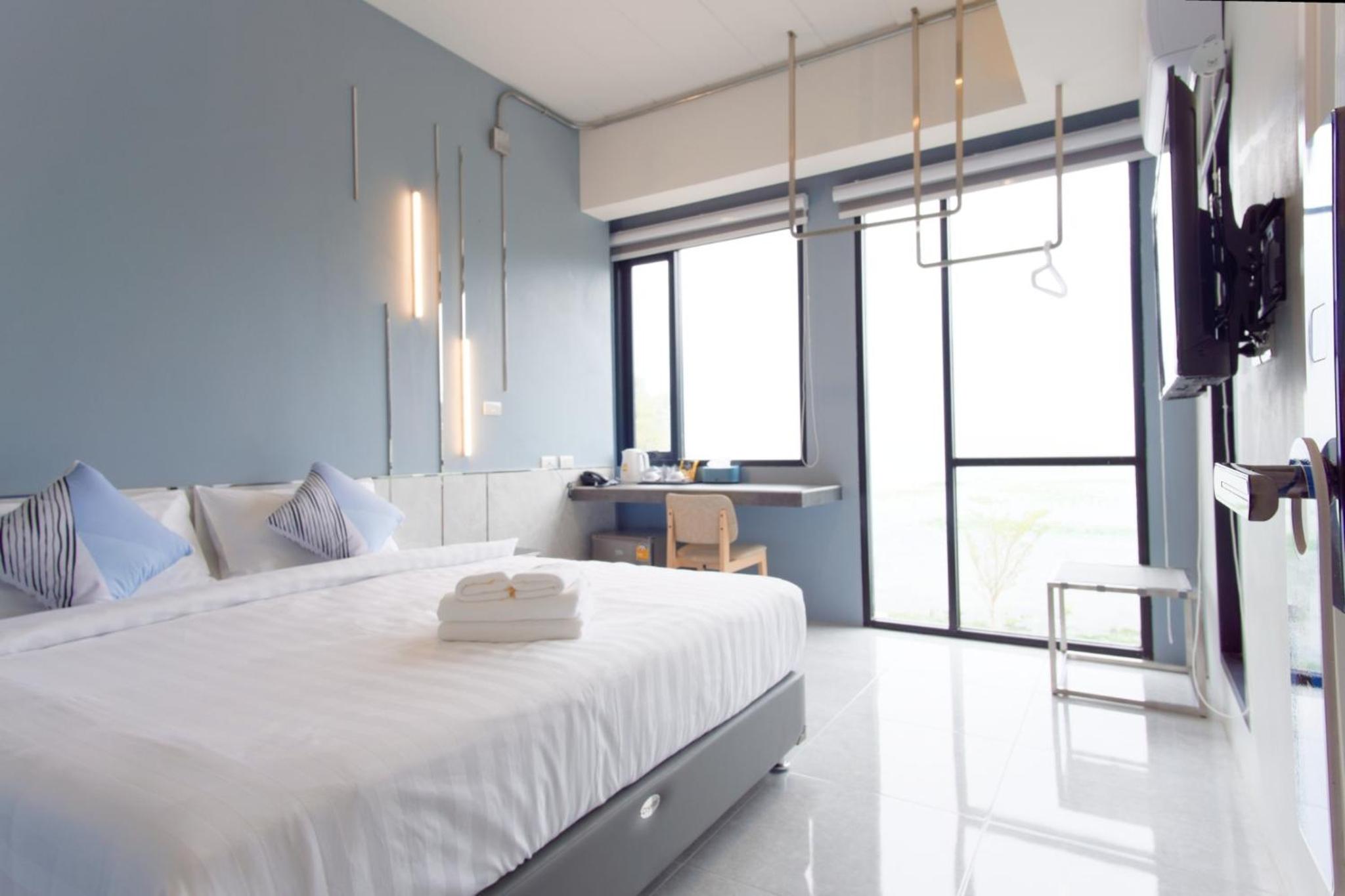 Double Room with Balcony - Photo 3