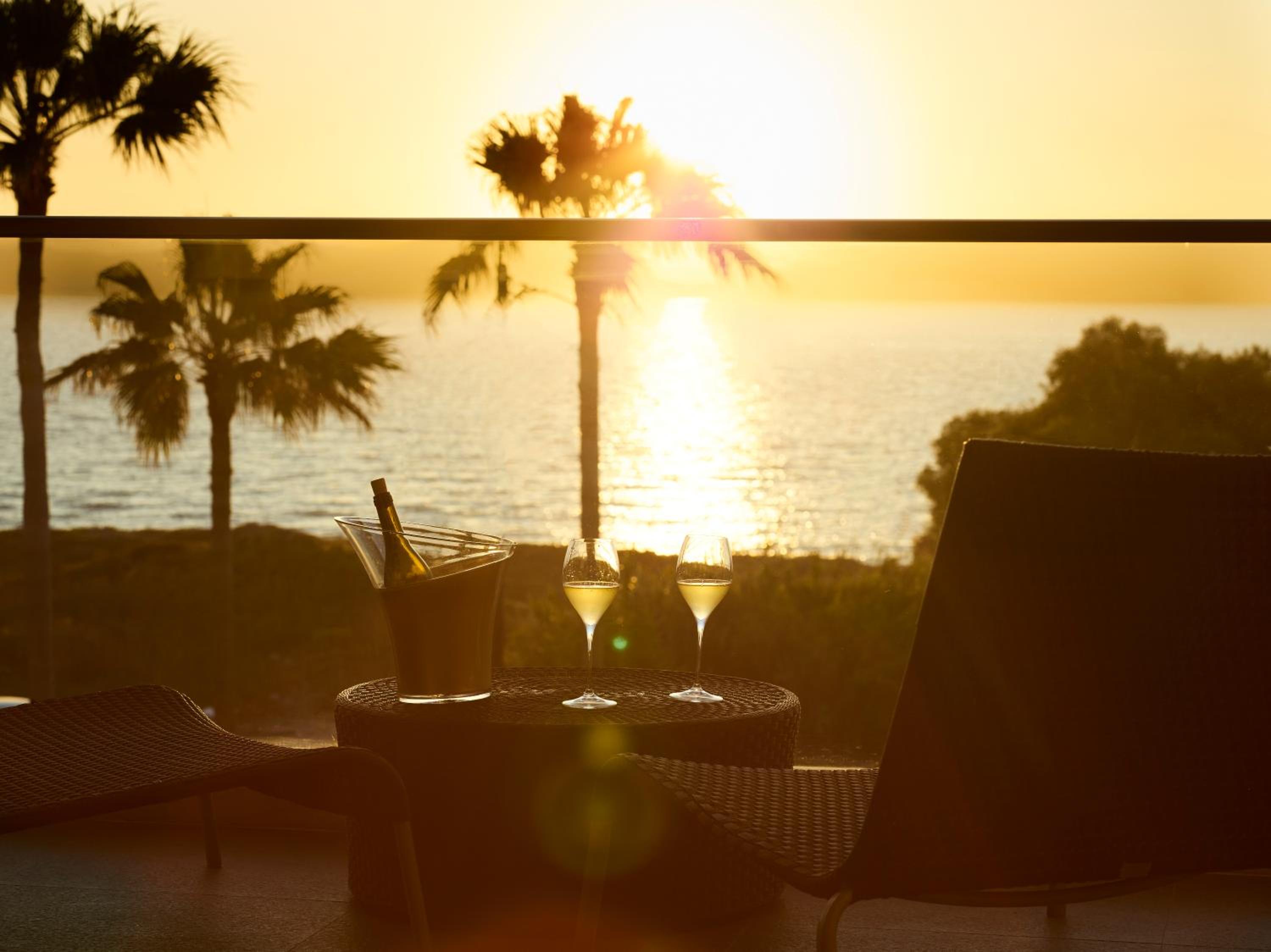 Suite with Direct Sea View - Photo 6