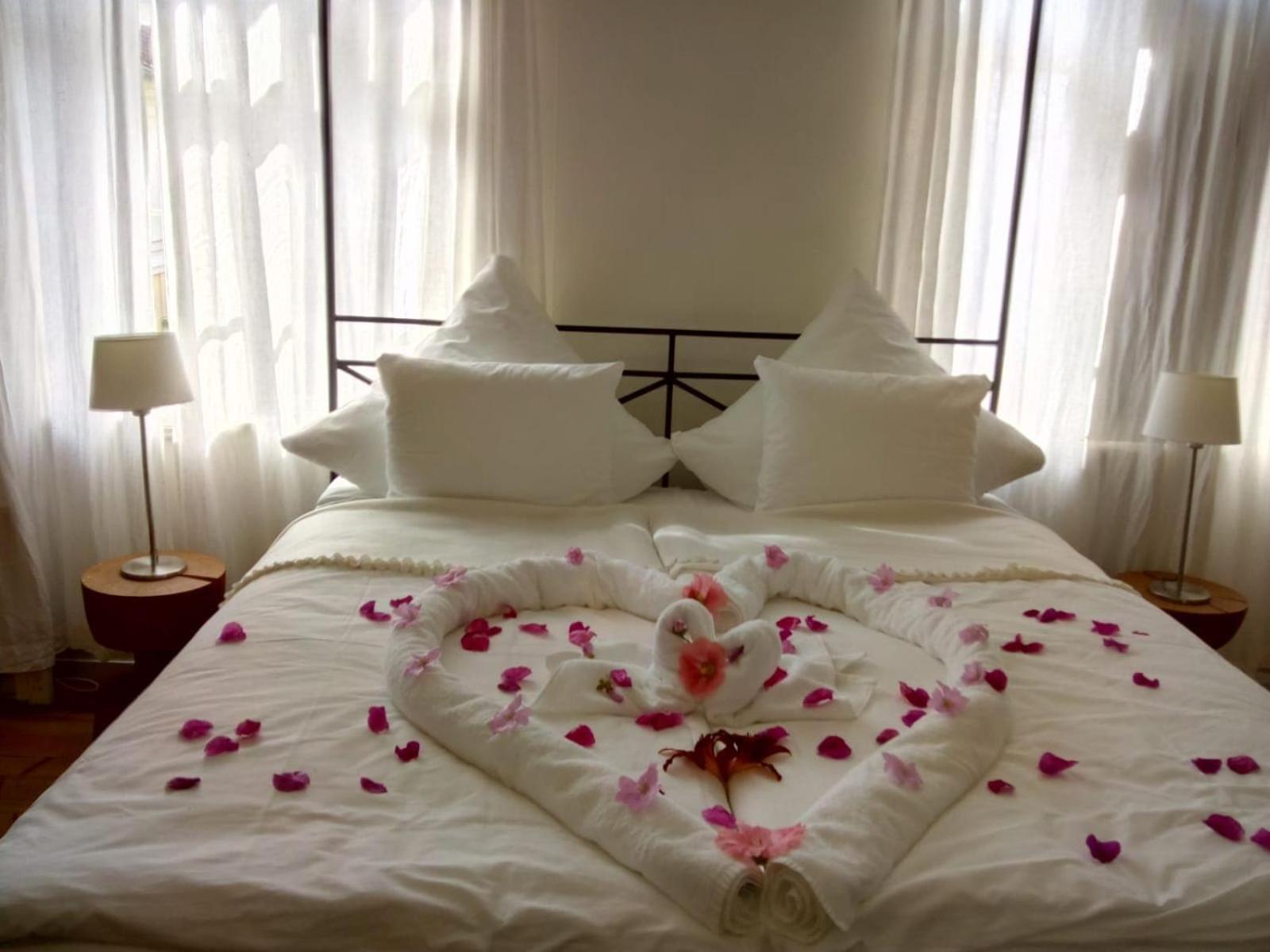 Large Double or Twin Room with Shared Bathroom photo 2