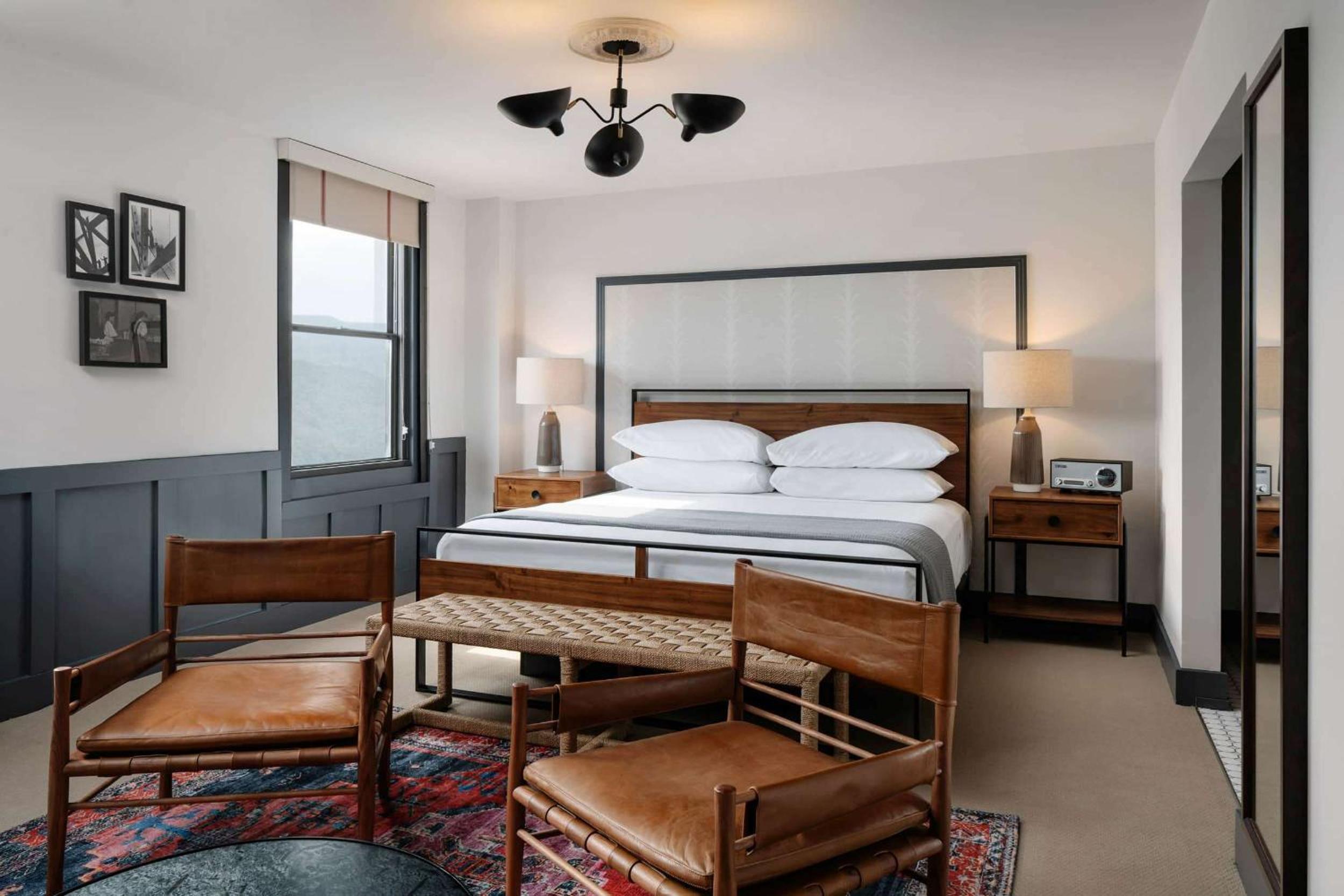 One-Bedroom King Suite - Non-Smoking