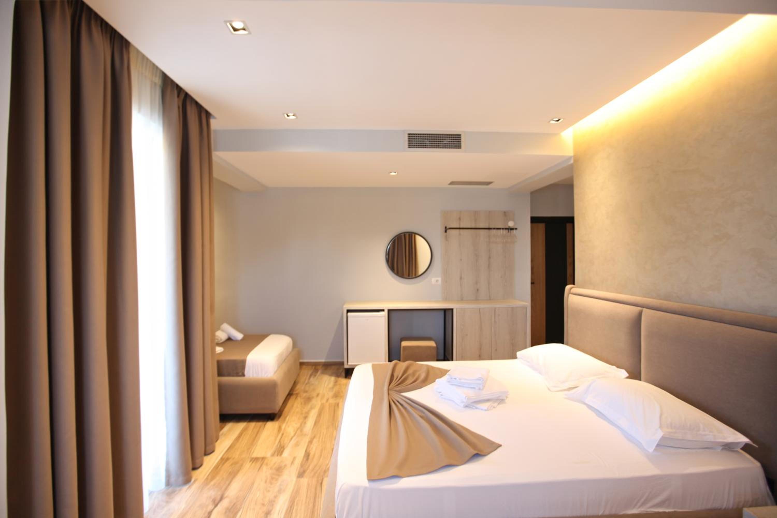 Quadruple Room with Balcony photo 2