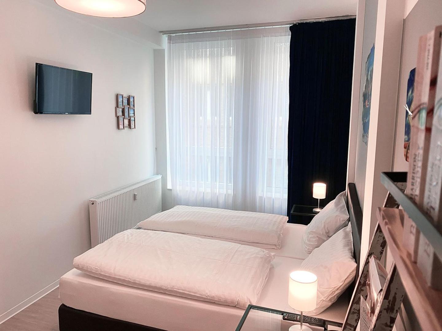 Double Room - Photo 5
