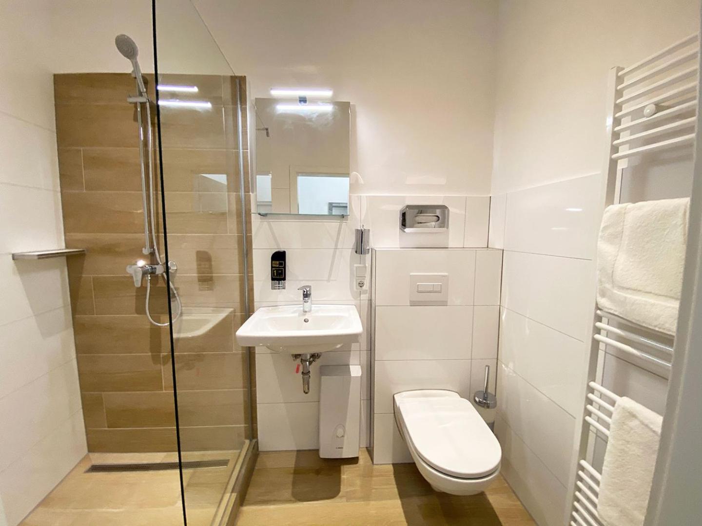 Double Room - Photo 8