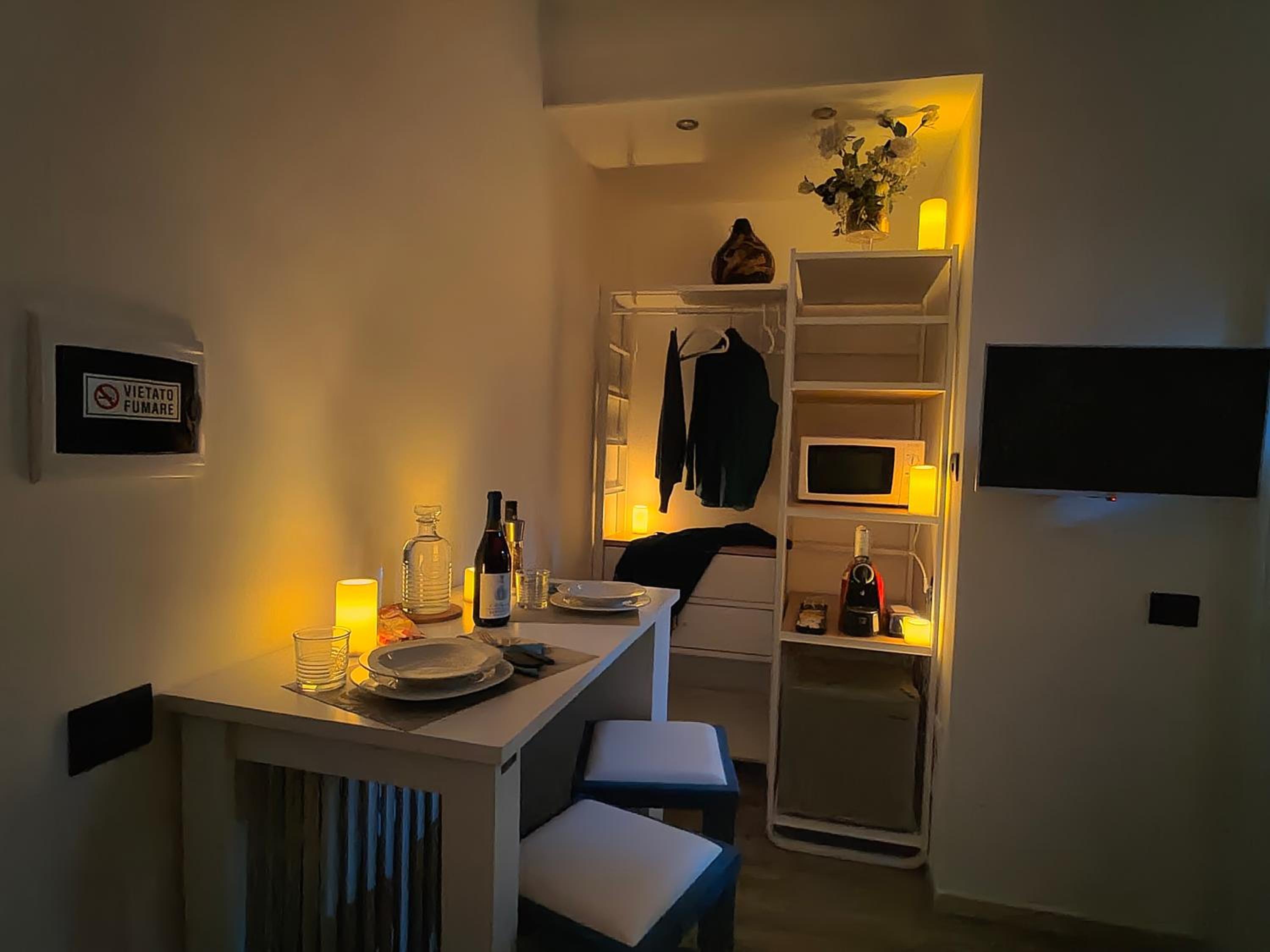 Double or Twin Room with Private Bathroom - Photo 7