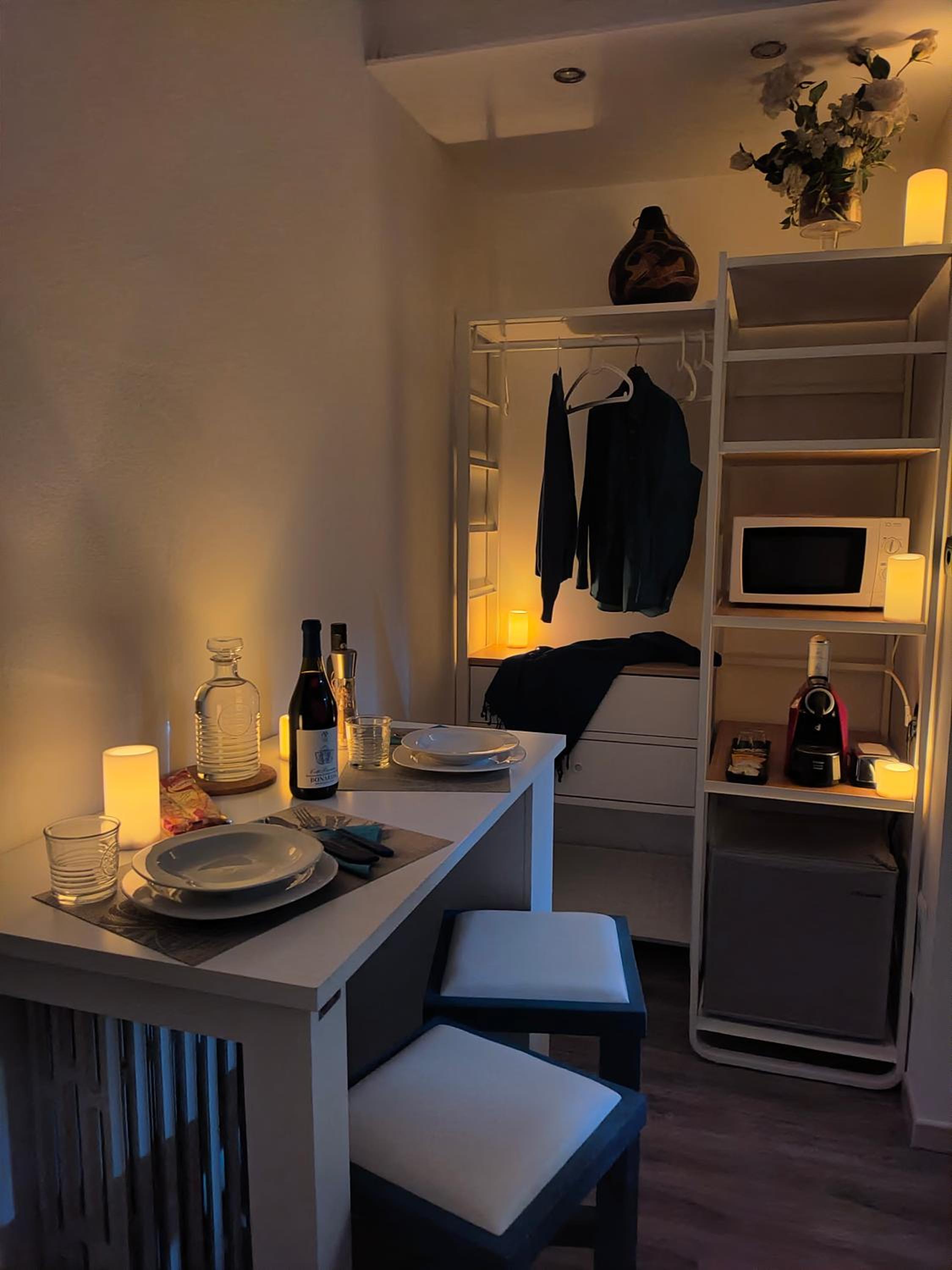 Double or Twin Room with Private Bathroom - Photo 9