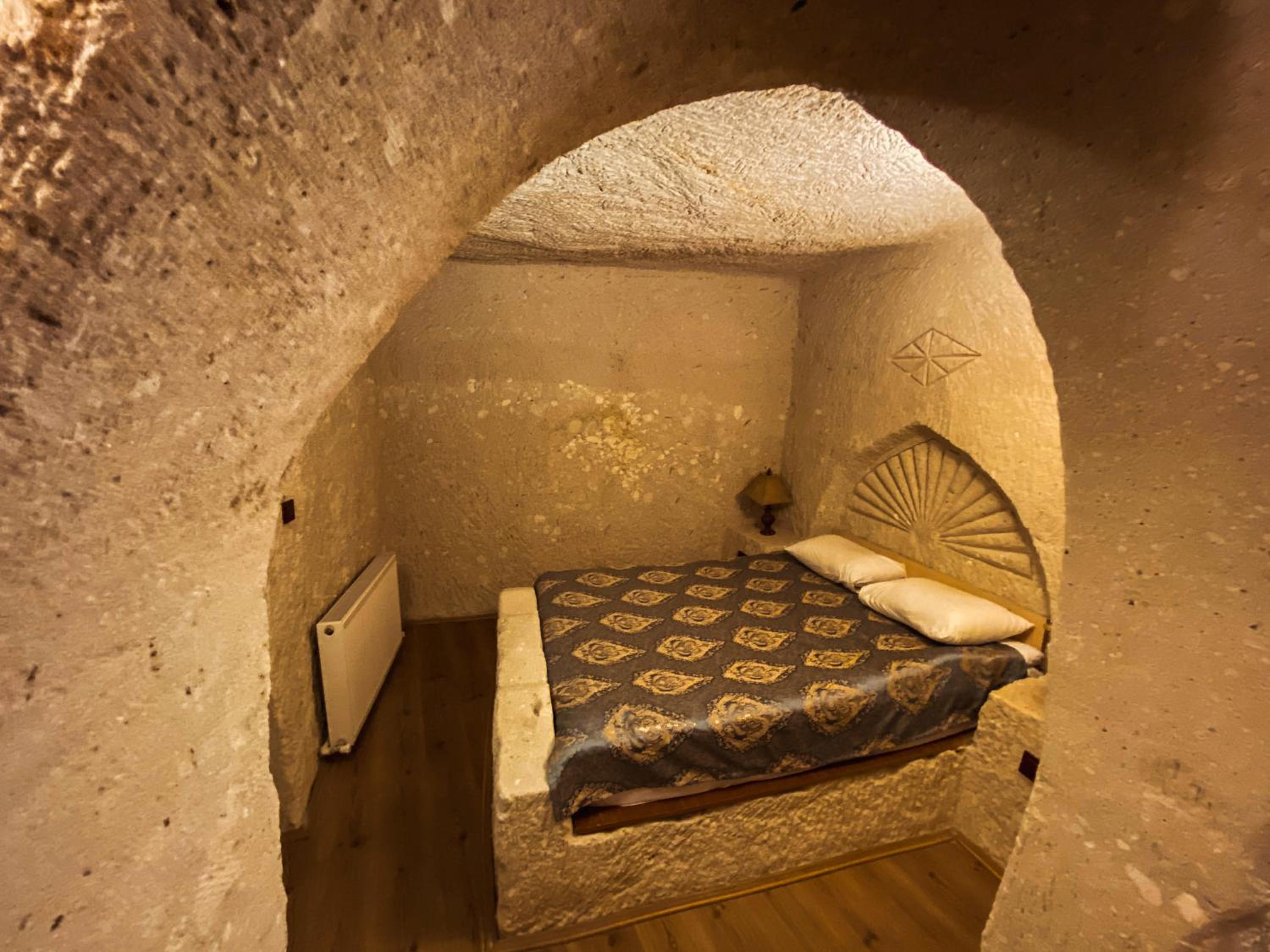 Suite with Spa Bath - Photo 3
